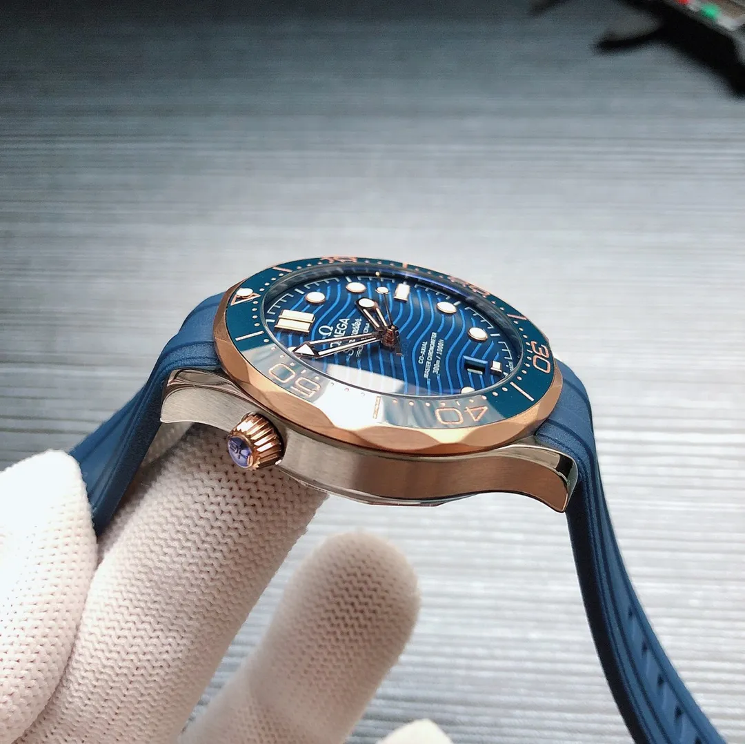 【High-end replica】💰1160! 【Top replica】💰2400! OMEGA 🎮B28 Seamaster Series 210.22.42.20.01.002 Aqua Terra Master Chronometer Watch achieves a perfect balance in presenting exquisite design and the spirit of ocean exploration, creating an elegant and outstanding charming timepiece. 🎮This time, Omega launches a new model of the Seamaster Aqua Terra watch, incorporating clever innovations into popular design elements to give the timepiece a new look. There are also extraordinary innovations inside the watch. This series of watches is equipped with 8500 automatic winding movement and has a diameter of 42mm. 🎮Sanjie exquisitely recommends men’s mechanical watches. SJ has carefully designed ultra-realistic photo shoots for you.