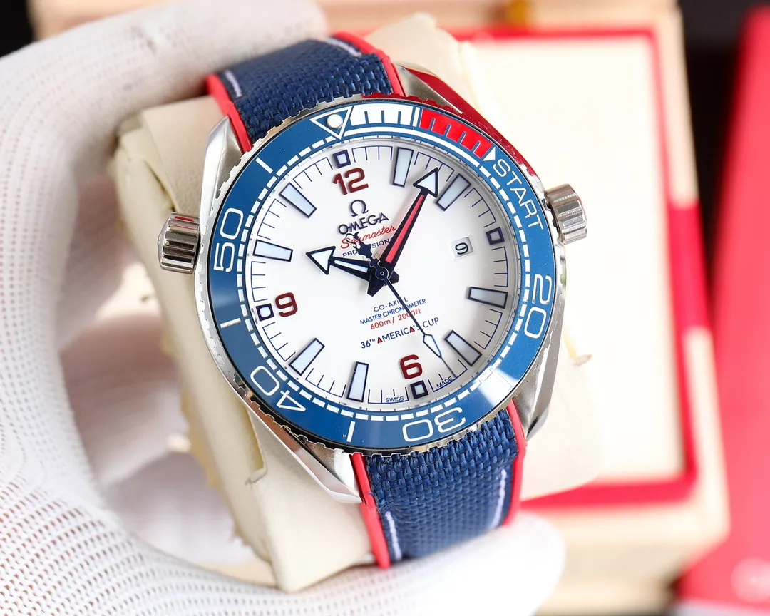 Brand: Omega top replica Seamaster 600 meters Type: Men's watch [strong] Case: Top 316 stainless steel (high quality workmanship) Strap: Tape Movement: Brand new original Citizen 8215 movement (stable travel time and zero repair) Glass: Advanced strengthened coated mirror Size: diameter 43.5mm, thickness 15.5mm