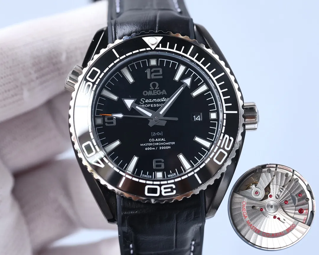 Omega Planet Ocean 600 meters, the entire series of watches once again reaches the top! Five codes in one, warranty card, diamond card, observatory certification card, hang tag, etc. Exclusive number 87895505, exclusive quality, exclusive packaging. In 2021, the official website strongly recommends the exclusive quality of the Seamaster series 600-meter diving watch. [Model] 215.32.44.21.01.001 [Movement] Equipped with 8900/8906 automatic mechanical movement, original see-through design, corrected movement, accurate running time, strong practicality, 100% waterproof [Glass] With arched wear-resistant glass, diameter 43.5mm, thickness 15.5mm [Case] Made of 316L stainless steel, post-processed and polished, equipped with the only original ceramic ring in its class with an original one-way rotating timing ring. [Watch strap] Belt/tape/steel strap, buckle steel strap 316L fine steel brushed and polished, Italian imported cowhide with imported frog glue, steel strap with same-level original Omega stretch buckle, same-level value, please certify exclusive details, exclusive quality code is 87895505 Authentic copy-Reprint🔥Top product, high quality products constantly🔥