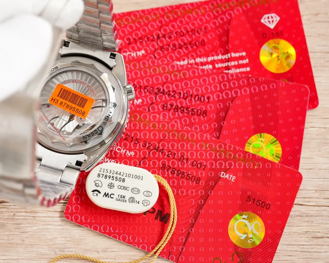【High-end replica】💰1240! Top replica 💰Private chat! Omega Planet Ocean 600m GMT 24-hour display (can monotonic GMT function) five codes in one, warranty card, diamond card, observatory certification card, hang tag, etc. Exclusive number 87895505, exclusive quality, exclusive packaging. In 2021, the official website strongly recommends the exclusive quality of the Seamaster series 600-meter diving watch. [Model] 215.32.44.21.01.001 [Movement] Equipped with 8900/8906 automatic mechanical movement, original see-through design, corrected movement, accurate running time, strong practicality, 100% waterproof [Glass] With arched wear-resistant glass, diameter 43.5mm, thickness 15.5mm [Case] Made of 316L fine steel case, post-processed and polished, equipped with the only original one-way rotating chronograph ring with a ceramic ring in its class [Watch strap] Belt/tape/steel strap, buckle steel strap 316L fine steel brushed and polished, Italian imported cowhide with imported frog glue, steel strap with original Omega stretch buckle of the same level, fine-adjustable buckle, great value for the same level, please certify the exclusive details, the exclusive quality code is 87895505 Authentic copy-Reprint