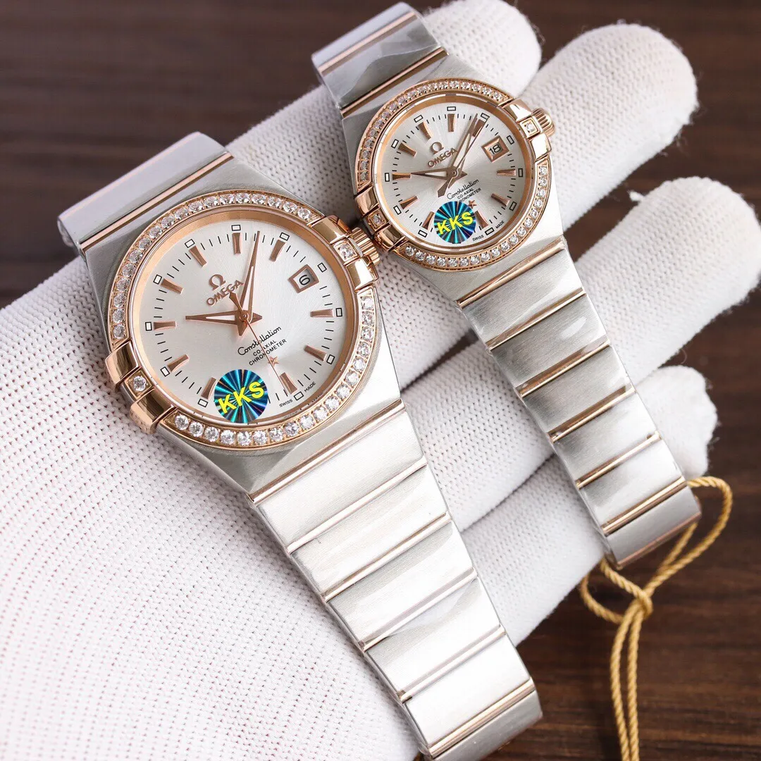 【Top replica】💰2360 each! Omega Constellation KKS brand new product launched. Three codes in one, exclusive quality, exclusive packaging. A new upgraded version will arrive in 2022. Corrected quality. Exclusively customized 8500 movement. Special design. Classic style in real photos. Eternal. Omega couple watch, double eagle constellation series, the male model is equipped with imported 8215 movement machinery (zero repair), the female model is equipped with imported Seiko NH05 movement machinery (zero repair)...Swiss quality 100% super waterproof luminous sapphire glass back design, size male 38mmx10.5, female 27mmx10.5, three-level waterproof, you can swim with confidence 🏊 The outside and the inside are the same. Unique! Create market-friendly prices! Welcome to forward and order! Please certify the exclusive KKS details. The KKS exclusive quality code is 80456374. Welcome to compare the quality.