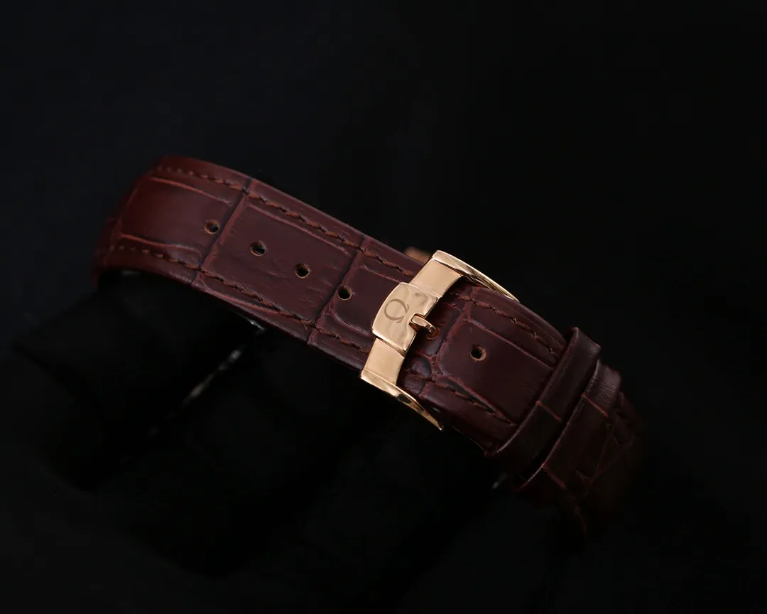 【Foreign trade import】💰1320! Omega (exquisite, wise work) values ​​quality Type: Exquisite men's watch (more excellent) Best design Strap: Genuine cowhide/316L stainless steel strap (more durable) Very popular Movement: Top mechanical movement (stable) Material: Mineral super strong mirror (wear-resistant) Real man's wise style Strong three-dimensional sense Special design Return with great reputation Size: 40mm diameter 12mm thick Smart launch! Welcome to reprint!