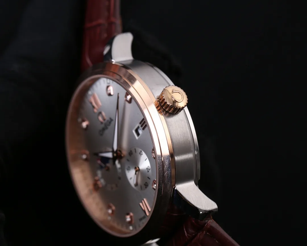 【Foreign trade import】💰1320! Omega (exquisite, wise work) values ​​quality Type: Exquisite men's watch (more excellent) Best design Strap: Genuine cowhide/316L stainless steel strap (more durable) Very popular Movement: Top mechanical movement (stable) Material: Mineral super strong mirror (wear-resistant) Real man's wise style Strong three-dimensional sense Special design Return with great reputation Size: 40mm diameter 12mm thick Smart launch! Welcome to reprint!
