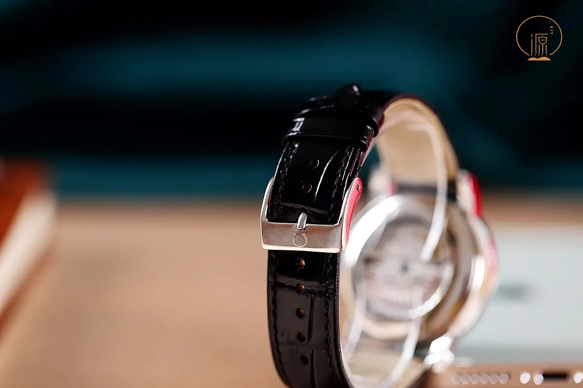 【Foreign trade import】💰870! The Omega Butterfly Series is comprehensive! A must-have for successful business people. Strengthened in all aspects and more perfect details. Top-grade 316L stainless steel. Calf leather belt imported from Germany. Swiss sapphire glass. Diameter 41mm. Thickness 10mm. Suitable for collection and gift giving. Friends who like Omega, hurry up and get it.