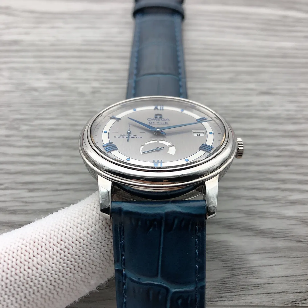 【Top replica】💰5600! TW's strongest version of Omega 🎮 De Ville Multi-Function Series is equipped with an original replica Omega Swiss 2824 modified with a six-digit true kinetic energy 9-digit small seconds movement consistent with the genuine Cal.2627. 🎮Diameter 39.5mm. The case and buckle are made of polished 316L stainless steel and imported cowhide from Italy.