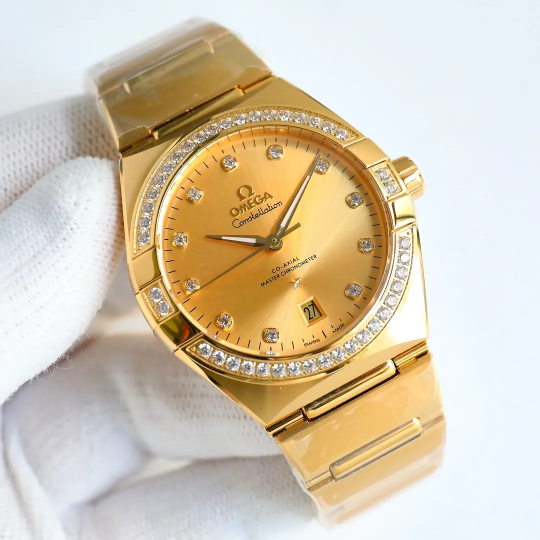 The new 39 size Omega Constellation Series CM2 "The highest version on the market, original mold opening" is extraordinary in the name of classic. The 39mm Omega fifth-generation Constellation series men's watch perfectly displays the unique charm of the Constellation series. The sun-patterned dial and classic “claw” design have an extraordinary texture that is timeless and charming. The Roman numeral scales engraved on the bezel, the hands, constellation logo and hour scales made of 18K gold make the watch full of noble temperament. The performance of the black balance wheel of the 8800 movement is more stable. A watch suitable for formal occasions can allow you to easily cope with the workplace, socialize, and match with formal attire and leisure to show your masculine charm! "The high version has a unique and unique milestone, which allows you to distinguish it from other factory versions in the following five points", 1. The sunray pattern dial scale bar nail tail drawing process is consistent with the original product, other factory versions do not have or are not obvious, 2. Stick-shaped hour markers The middle part of the needle tail is brushed, which is the same as the original product. It is self-evidently difficult. Other factory versions do not have it. 3. The half-moon section below the 6.12 digit of the case and the connection between the strap and the original product have the same effect as the original product. It is very challenging. The case The straps have also been treated with A-level anti-fingerprint processing. Other factory versions have inconsistent cross-sections and strap connections with genuine products and do not have anti-fingerprint processing. 4. The position of the steel strap buckle can be adjusted telescopically. The S point is normal and the L point is extended. It is synchronized with the genuine product and is the only one. One company, bringing you a better and more comfortable wearing experience, 5. The market's first silk-forged embossed surface technology, striving to use genuine products as the benchmark, it took 18 months to overcome difficulties, just to present a more authentic and attractive watch, making playing with watches a pleasure!