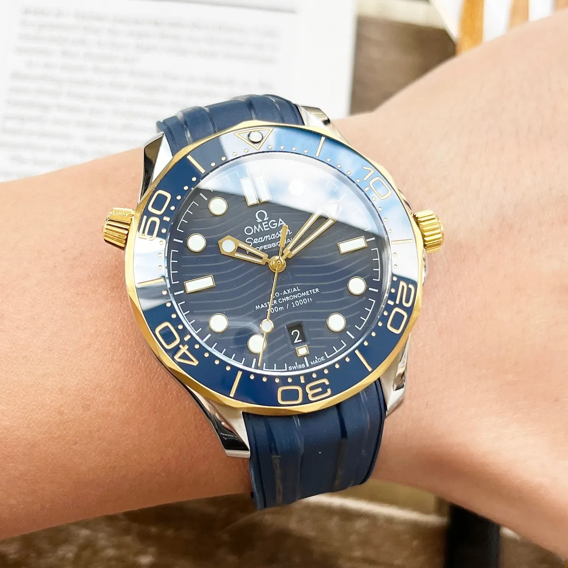 【High-end replica】💰1160! 【Top replica】💰2400! The OMEGA V3 version, Haima-300, and AC are made from genuine molds, and all accessories are interchangeable with genuine products! [Movement] Adopts exclusive restoration and restoration of 8800 machine technology (Swiss 7750 movement) to present an integrated black wheel, high-energy kinetic energy storage, up to 72 hours, precision 8800 calibration, observatory time difference [Case] ​​Made of 904L fine steel turning, first-class polishing technology, visible color, controlled restoration of genuine accuracy, and consistent coding on the bottom of the case! The strap is made of imported silicone strap, which is durable and completely consistent with the original product!  [Details] The four codes of buckle, automatic hammer, card and tag are synchronized, carefully crafted, dedicated to quality, never sloppy!