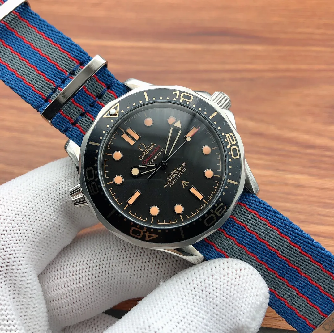 【High-end replica】💰1440! Omega OMEGA 🎮O48 Seamaster Series The dial can rotate in one circle 🆕The first trailer of the 25th James Bond movie "No Time To Die" has just been released. One of the much-anticipated suspense of this movie - 🎮The new Seamaster series 300-meter diving watch 007 version was also grandly announced. Daniel Craig, who plays Agent 007, will wear this watch to make a shining appearance in the movie. The watch can also choose a NATO striped strap🎮 equipped with fully automatic imported Japanese Citizen 8215 mechanical movement 40*12 multiple straps to choose from