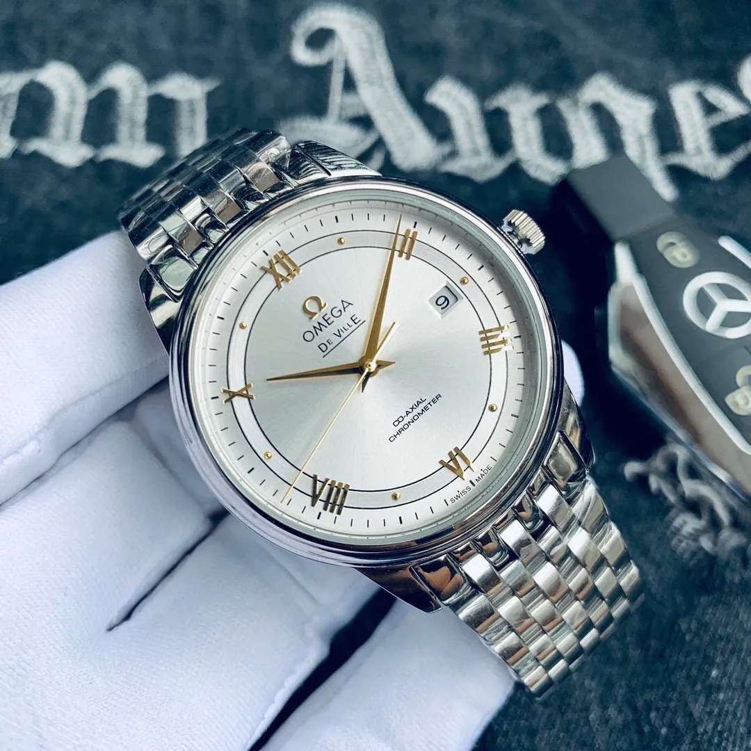 【High-end replica】💰960! Omega🥤🥤 🏍️Series: Classic Butterfly Series 🏍️Introduction: Official synchronization, simple and elegant, business style charm 🏍️Style: classic men's style, fashionable and versatile, three-dimensional logo 🏍️Material: top imported 316 stainless steel material 🏍️Literal: all literal scales and hands inherit the original craftsmanship 🏍️Mirror: sapphire mirror 🏍️Movement: Fully automatic imported Citizen 8215 mechanical movement (transparent/dense bottom) 🏍️Original size: diameter 39.5mm, thickness 10mm