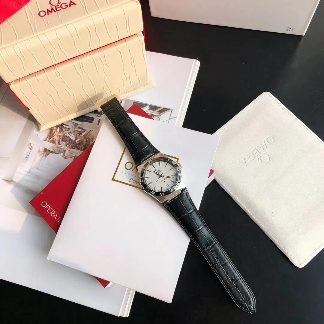 【High-end replica】💰1300! 【Customized all-in-one machine】💰1720! 2023 official new product - the fifth generation of Omega's "Constellation Gents" constellation series is on the market [color] After ten years of hard work, never give in! Another high-quality, ultra-affordable masterpiece that once again refreshes the "genuine appearance details, built-in brand new Citizen movement" [Movement] The entire network's exclusive replica of the Constellation series men's watch is equipped with the brand new Citizen 8215 automatic mechanical movement, exclusive corrected automatic hammer, the movement's kinetic energy is durable, accurate in travel time, ⭕️reworked [Case] 💯 Super waterproof, you can swim with confidence🚰 316L fine steel case, same material bracelet CNC cutting process, perfect shell shape and connection, vintage craftsmanship, the thinnest workmanship of the same level of movement [Details] The words are synchronized with the original strips, the texture is delicate, the disk surface is simple and elegant, the ring edge is hand-decorated and electroplated in a vacuum furnace, the color is uniform and bright, the original same color is complete, the strap is made of Italian calfskin with the original folding clasp