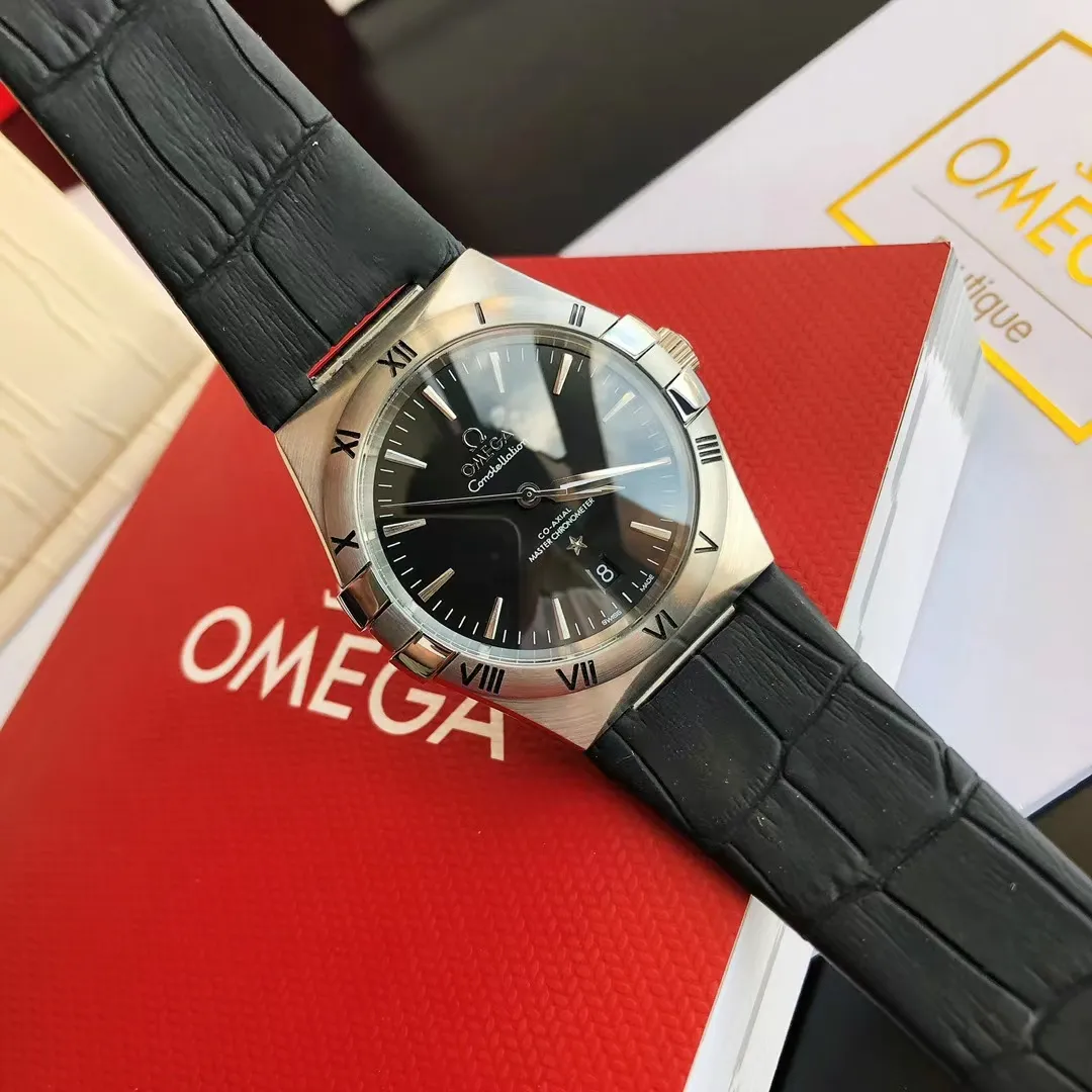 【High-end replica】💰1300! 【Customized all-in-one machine】💰1720! 2023 official new product - the fifth generation of Omega's "Constellation Gents" constellation series is on the market [color] After ten years of hard work, never give in! Another high-quality, ultra-affordable masterpiece that once again refreshes the "genuine appearance details, built-in brand new Citizen movement" [Movement] The entire network's exclusive replica of the Constellation series men's watch is equipped with the brand new Citizen 8215 automatic mechanical movement, exclusive corrected automatic hammer, the movement's kinetic energy is durable, accurate in travel time, ⭕️reworked [Case] 💯 Super waterproof, you can swim with confidence🚰 316L fine steel case, same material bracelet CNC cutting process, perfect shell shape and connection, vintage craftsmanship, the thinnest workmanship of the same level of movement [Details] The words are synchronized with the original strips, the texture is delicate, the disk surface is simple and elegant, the ring edge is hand-decorated and electroplated in a vacuum furnace, the color is uniform and bright, the original same color is complete, the strap is made of Italian calfskin with the original folding clasp