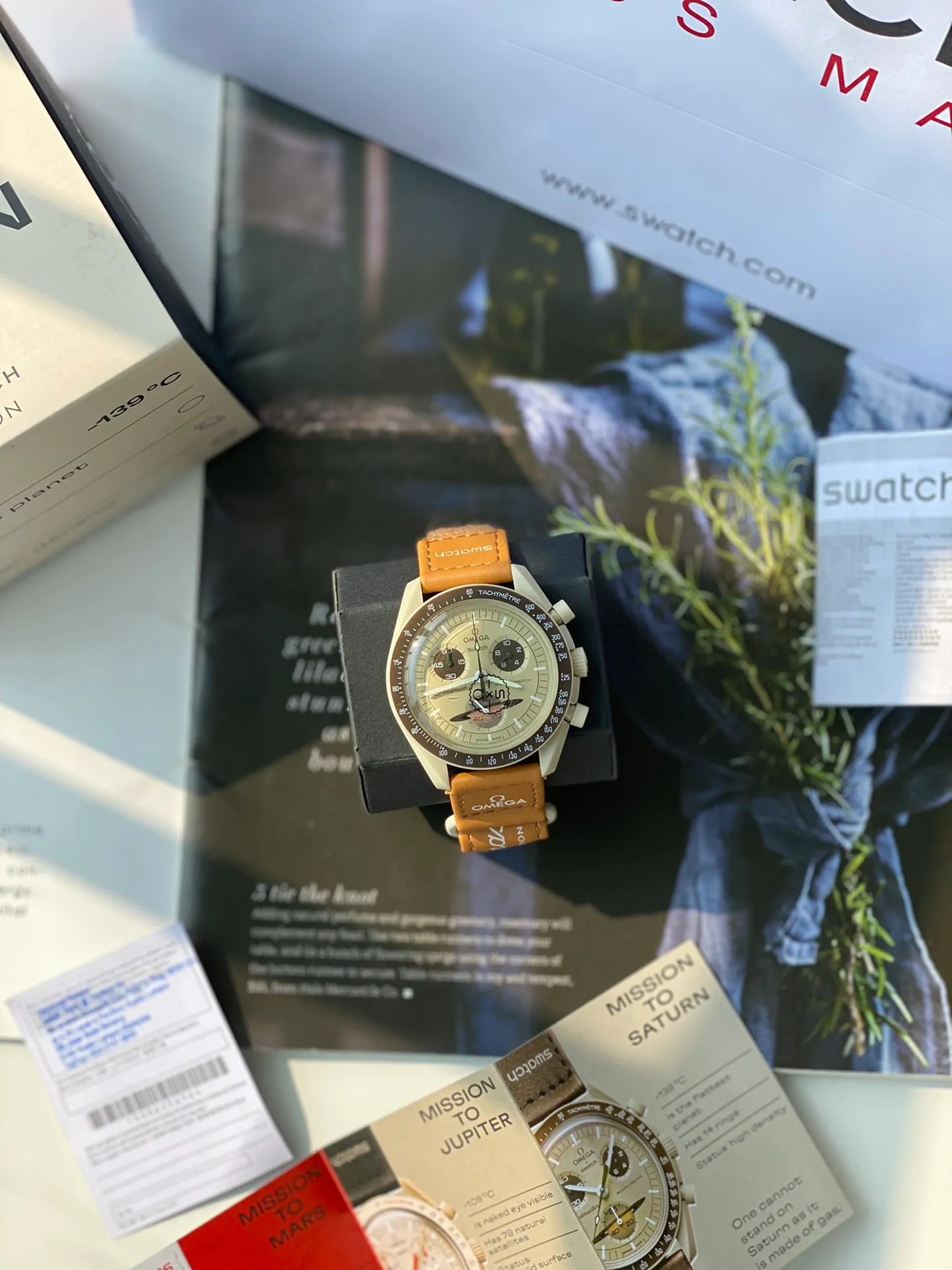 [Original order quality] 💰700! 【Purchasing quality】💰960! It’s hard to find a watch in the world❗️❗️❗️Omega x Swatch co-branded watch is here! ! !  A total of 11 models 🔵 respectively represent the sun, Mercury, Venus, Earth, Mars, Jupiter, Saturn, Uranus, Neptune, Moon, and Pluto in the solar system. Internally equipped is Swatch’s quartz chronograph movement. Interestingly, the battery cover of each watch is printed with a photo of the planet represented by the watch. The photo is said to be provided by NASA.