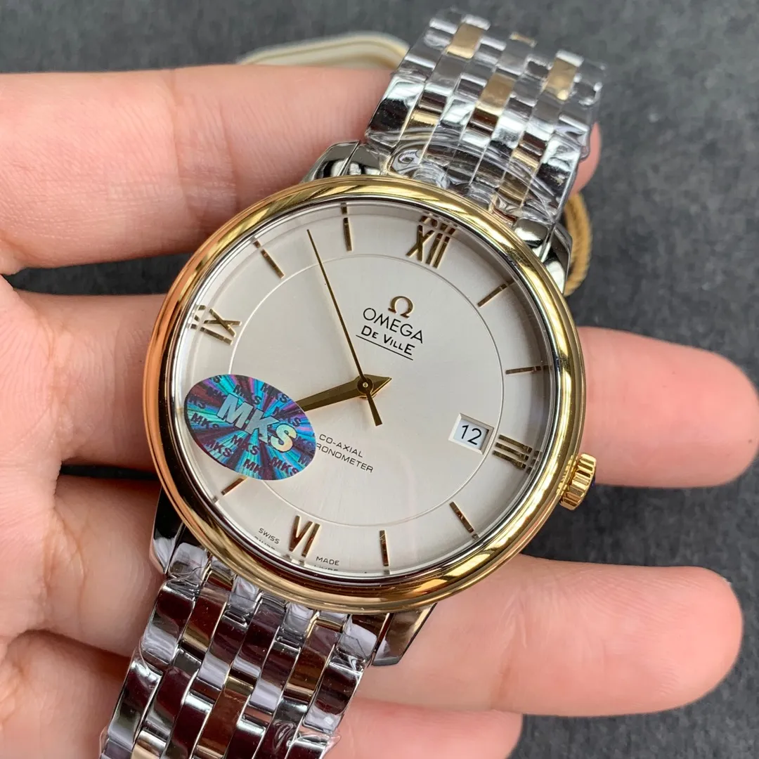 MKS Omega De Ville watch. With its elegant and slim appearance and simple and elegant design, MKS captures every detail and perfectly interprets the classic charm of the original elegant business. [Details of the masterpiece] The size of the watch is 39.5 mm x 10 mm. The literal scales and hands all inherit the original craftsmanship. They are first polished and then rhodium-plated to ensure permanent luster and amazing temperament. [Details of the masterpiece] The Omega resistor LOGO on the plate is well-curved, and the edges are chamfered naturally. It seems small and exquisite, not worth mentioning, but in fact the craftsmanship is complicated and contains a lot of things. [Innovative move] Using the super stable Japanese Miyota 9015 movement, it truly achieves zero repairs.
