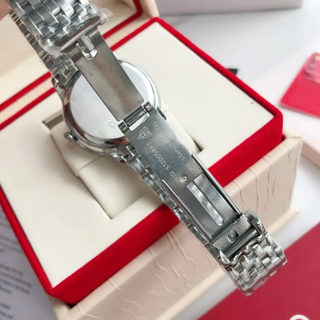 【High-end replica】💰1160! 【Customized all-in-one machine】💰1720! 2023 upgraded blockbuster model - Omega Butterfly De Ville series men's watch [Casual, simple and classic hot model] After the De Ville series was discontinued last year, the factory persisted in adhering to the concept of providing better prices and being more people-friendly. It spent nearly a year strictly controlling and selecting high-quality suppliers of various accessories. Thanks to the strong support of a replica factory, it has worked hard to create today's upgraded and high-quality products at the same price‼ ️ This upgrade uses the same-level lettering from a certain factory, corrects the original synchronous stretch clasp, and passes the factory damage test to ensure excellent quality [Movement] Equipped with zero repair 💯 Brand new Citizen 9015 all-in-one automatic mechanical movement, precise travel time and long-lasting, highly recognized by watch friends [Case] 316L stainless steel case, modified and beautiful body The bottom cover is embossed according to the original synchronized track text. The 39.5mm shell size adheres to the same original details. Curved dial. 100-meter depth waterproof. Scratch-resistant sapphire mirror. [Bracelet] Use 316L stainless steel bracelet with original folding stretch buckle of the same material or calfskin strap. This picture is a real shot of a customized all-in-one machine!
