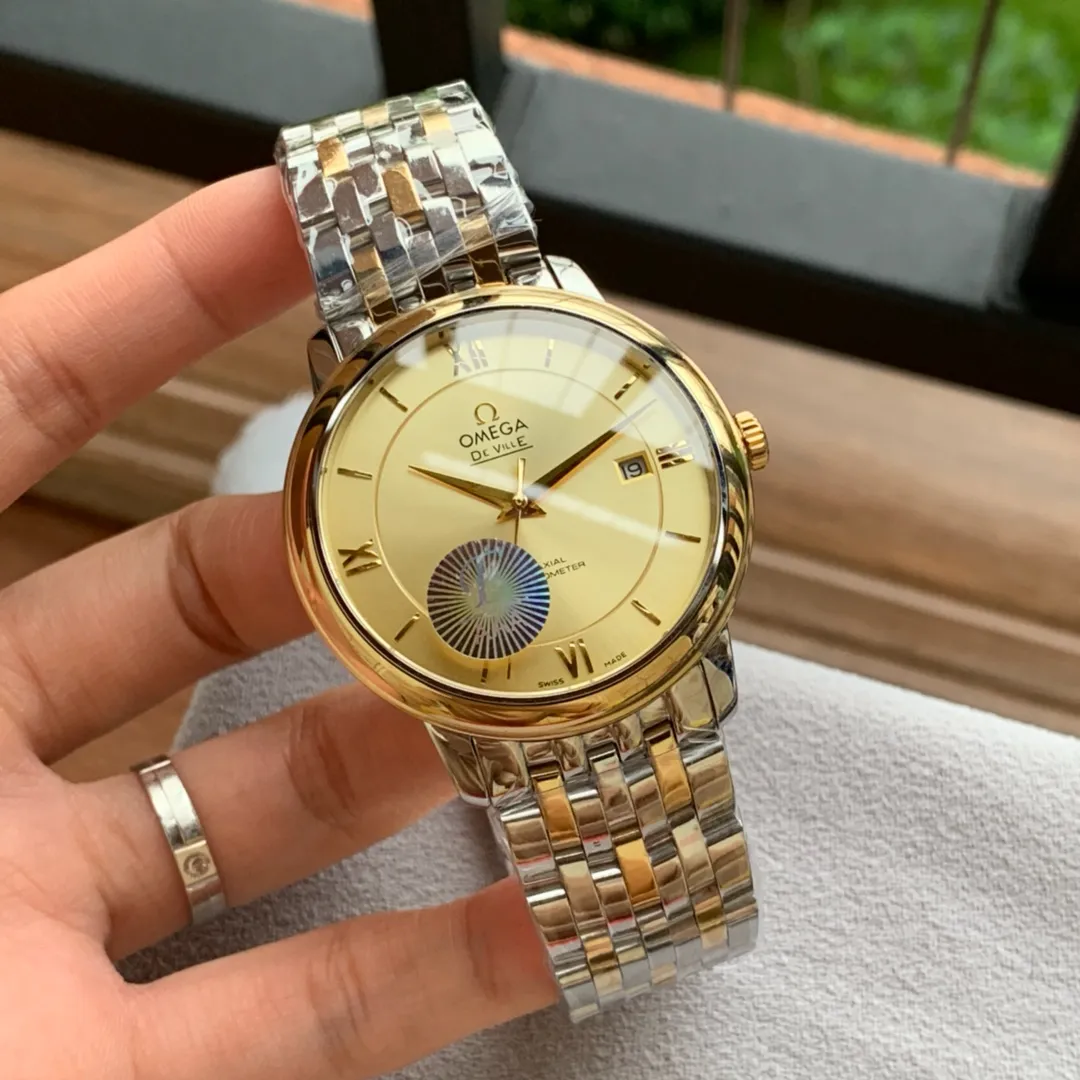 [Foreign trade import] 💰1840 Omega has overcome many difficulties to create a perfect De Ville that is durable for 10 years. Every detail is comparable to the original. The accessories are completely interchangeable with the original. It has always been in the mode of buying molds to make perfect replicas. It exclusively owns the automatic retractable original buckle that is consistent with the original. De Ville is a witness to the comprehensive strength of Factory F🏅️🏅️ Shocking launch🎈🎈The launch is the biggest benefit to thousands of watch lovers🎈🎈 When it comes to the Omega De Ville series, the first thing that comes to mind is its dignified, elegant, simple, simple and unobtrusive appearance. Although simple, it is very delicate. The watches in this series are worn with a steady, cautious and prudent character. Configuration parameters: Brand: Omega Series: Die Fei series Movement: Citizen 8215 new machine imported from Japan Case material: 316L fine steel CNC engraving Ultra-precision Waterproof depth 100 meters🏊‍♀️🏊🏊 Literal: The latest version of the De Ville orbit literal, the word nails are butt welded and inlaid with the same process as genuine products (the first in the industry) Table diameter: 39.5*9.7mm (the only one on the market that is consistent with the genuine product) Product grade: Super A Glass: Imported sapphire glass (0 difference in exposure and transparency with the original) Belt: Genuine American alligator leather strap (black/brown): 316L steel professionally polished by top masters/gloss/smoothness/comfort/the same quality as genuine buckles: original easy-strap pin buckle Steel buckle: original mold opening Same technology, same functions "Self-retractable" Bottom cover: Brushed process ➕The fineness of the embossed LOGO can be enlarged and refined. I20!