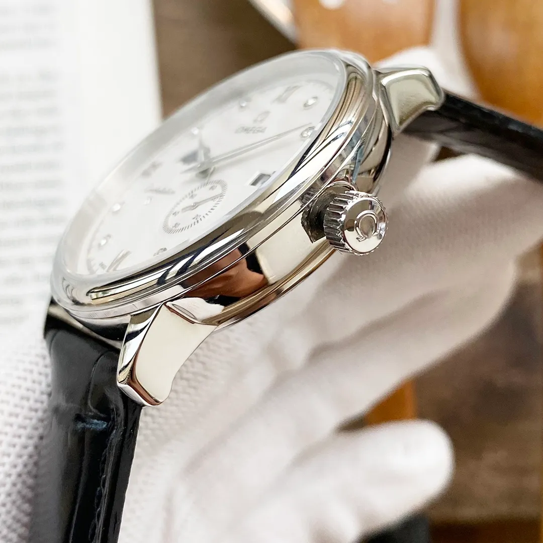 【Top replica】💰3300! The 2022 Omega Diefei series men's watches are coming [Heyha][Heyha], with unique 9⃣️ digits for the day and 🈷️ star function, 4⃣️ digits for independent small seconds, equipped with the original imported cal.8219 fully automatic mechanical movement, zero-repair and accurate travel time, made of 316 top-grade pure stainless steel, and cut-resistant sapphire glass mirror! Imported Italian 🇮🇹 cowhide, deeply waterproof 🏊40mm in diameter. Stylish and elegant, absolutely exquisite, [strong] Wearing it will add a noble temperament invisibly. It is the first choice for successful people and is worth owning. [Celebrate][Celebrate] Welcome to buy [Turn around][Turn around]