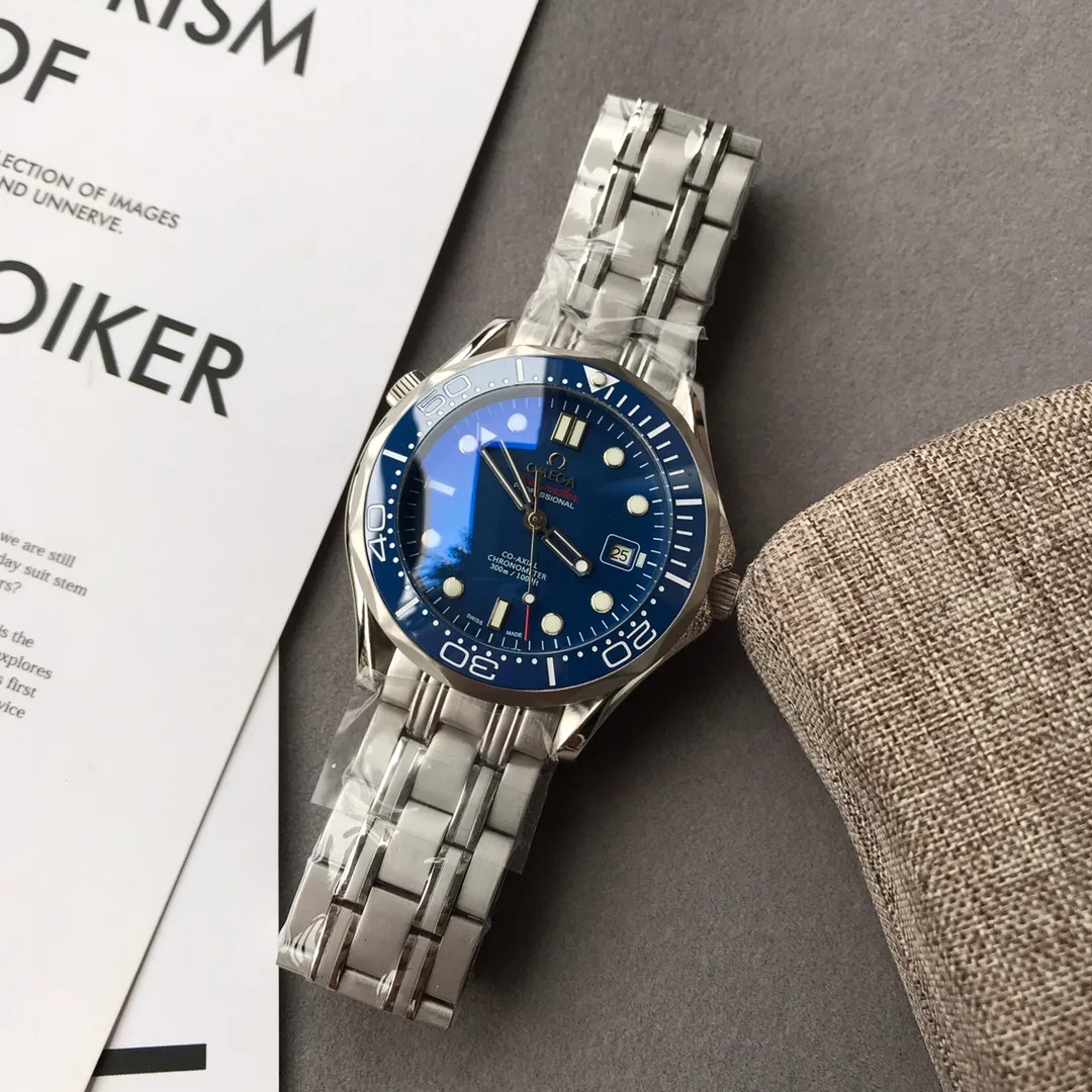 【Foreign trade import】💰1280! Omega (omega) [Series]: Seamaster 300m series Super waterproof [Style]: Men's watch Date display [Size]: Men's diameter 41mm Thickness 12mm [Movement]: Fully automatic mechanical movement carrying the most complex field of advanced watchmaking [Glass]: Mineral wear-resistant mirror [Strap]: Stainless steel original steel strap [Case]: Stainless steel and other modern materials Bezel ceramic [Buckle]: Original butterfly buckle E60