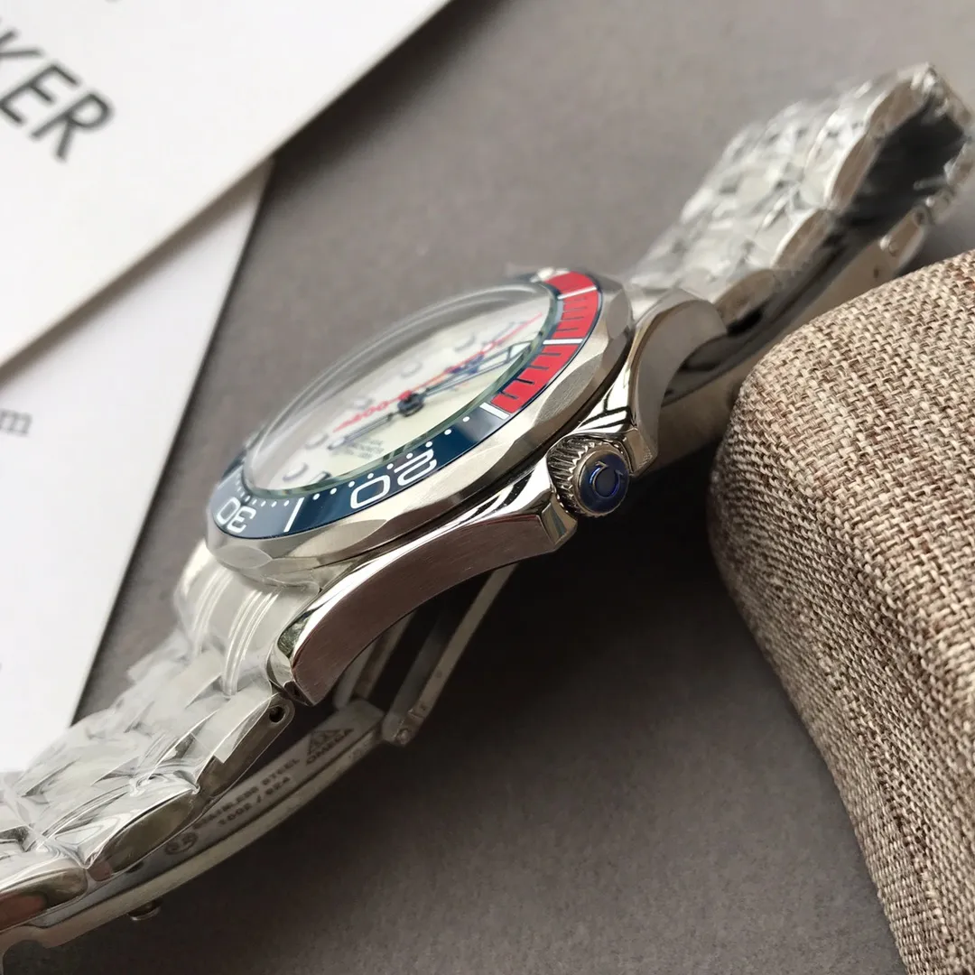 【Foreign trade import】💰1280! Omega (omega) [Series]: Seamaster 300m series Super waterproof [Style]: Men's watch Date display [Size]: Men's diameter 41mm Thickness 12mm [Movement]: Fully automatic mechanical movement carrying the most complex field of advanced watchmaking [Glass]: Mineral wear-resistant mirror [Strap]: Stainless steel original steel strap [Case]: Stainless steel and other modern materials Bezel ceramic [Buckle]: Original butterfly buckle E60