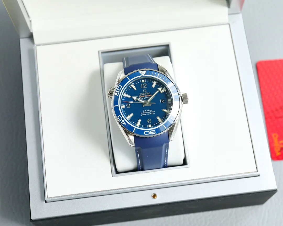 【High-end replica】💰1240! 【Customized all-in-one machine】💰1720! 【Top Replica】💰Private chat! In 2022, Omega officially strongly recommends the Planet Ocean 600-meter diving watch with exclusive quality on the entire network [Movement] Equipped with coaxial 8900 splint, corrected movement 8900 restoration all-in-one machine [Buckle] Genuine belt original buckle [Glass] Anti-scratch and wear-resistant blue light glass [Case] ​​Made of 316L stainless steel case, equipped with the only one-way rotating ceramic ring in its class. Three degrees waterproof, watch diameter 43.5mm×13mm