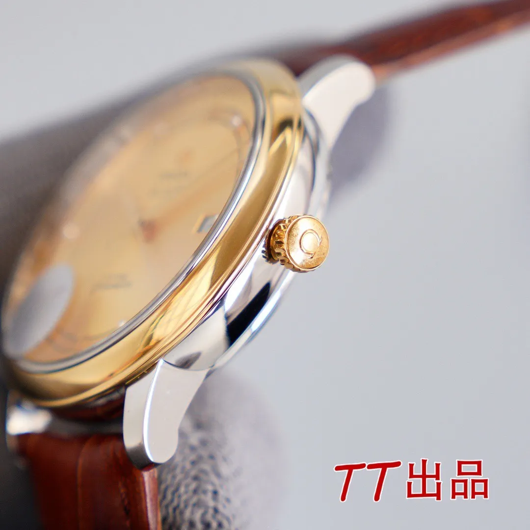 【High-end replica】💰1160! 【Customized all-in-one machine】💰1720! The first thing that comes to mind for the Omega De Ville series is its dignified, elegant, simple, simple, and unobtrusive appearance. Although simple, it is very delicate. The watches in this series are worn with a steady, cautious and steady character. Configuration parameters: Brand: Omega Series: Diefei series Movement: Imported Citizen 9015 all-in-one movement (upgraded version) Each movement undergoes strict QC calibration before shipment. Very strict, zero repairs. Design service life: 10 years. Case material: 316L stainless steel, CNC numerical control engraving, ultra-precision, waterproof depth 100 meters🏊‍♀🏊🏊 Lettering: The latest version of the disc flying track lettering, the word nails are butt welded and inlaid with the same process as the genuine ones (the first in the industry) Table diameter: 39.5*9.7mm (the only one on the market that is consistent with the genuine ones) Product grade: Super A Glass: Imported sapphire glass (0 difference in exposure and transparency compared with the original) Belt: Genuine American alligator leather strap (black/brown) Steel strap: 316L steel professionally polished by top masters /Gloss/Smoothness/Comfort/The same quality as genuine ones. Buttons: Original easy-to-tie pin buckles. Steel buckles: Original mold opening. Same craftsmanship. Same functions. "Manually extendable buckle"