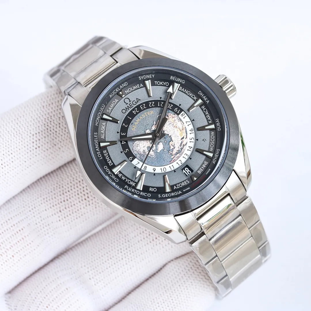 【Top Replica】💰4900! The new OMEGA Seamaster series CM1 AT world time has been upgraded, and its configuration and appearance have been further improved. Including two types: titanium shell gray plate and steel shell green plate.  [Size]: 43mm [Same size as the original] [Movement]: Black balance machine Caliber 8938 [Different from the ordinary version on the market, the world time can be adjusted individually and quickly] 🎮 [Mirror]: Sapphire crystal glass Air double-layer colorless coating [Air coating makes the mirror surface more transparent, and the time can still be read under strong light] [Pointer]: Fine steel polished pointer {No copper embryo pointers are used, because the fine steel polished pointer does not require electroplating after treatment, and the process is difficult and costly. But the three-dimensional effect is extremely strong. The polished cut surface is smoother [Dial]: All textures are formed in one piece, fully reflecting its three-dimensional effect. It is composed of multiple layers of dials that are overlapped and fixed. The northern hemisphere world time in the center of the dial is made of enamel technology, and the overall dial presentation is very perfect. Aqua Terra brings the 'Colored Earth' to the dial. This unique design is also quite explosive in the watch circle! 🎮SJ recommends men's mechanical watches for exquisiteness