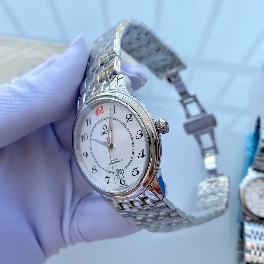 [Foreign trade import] 💰840 each The strongest classic in 2020 - the strongest quality 🎉 Couple's watch 🔥🔥 continues the legendary success! Good quality is visible—[Swiss quartz movement] Brand: Omega (sincere and elegant, noble hand in hand)🏆🏆[Latest style! ] Type: Exquisite couple watch🔥🔥[Super waterproof] Strap: Made of 316L stainless steel strap⌚️ (high-quality workmanship) Movement: Swiss quartz movement (accurate) [originally imported] Material: sapphire crystal mirror (anti-scratch) Timeless 💕True love is priceless 💕Harmonious beauty is immortal 💕Witness the memory of love💕 Size: Male diameter 38mm, thickness 10mm, female diameter 27mm, thickness 9mm, coming hand in hand! 🦋Welcome to reprint!