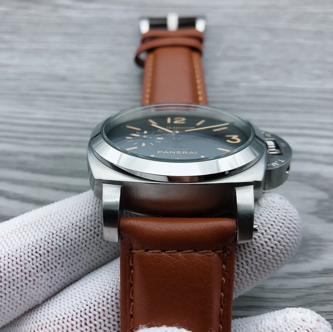 【High-end replica】💰1360! Panerai PAM00422 🎮 Series: LUMINOR 1950 Style: Fully automatic, 46mm Men's balance wheel: Glucydur® balance wheel Vibration frequency: 21600 oscillations per hour Shock absorber: Incabloc® anti-shock device Number of parts: Appearance Diameter: 46 mm Case material: Stainless steel dial 🎮Color: Black Dial Shape: Round Mirror Material: Acrylic Crown Material: Stainless steel Strap Color: Brown Strap Material: Cow leather strap - Genuine leather strap engraved with PANERAI logo - With large frosted stainless steel buckle Buckle type: Pin buckle Material: Stainless steel 🎮Back see-through: Back see-through Waterproof depth: 100 meters Super luminous Sanjie recommends men's fine mechanical watches for you. Exquisite inheritance of real effects