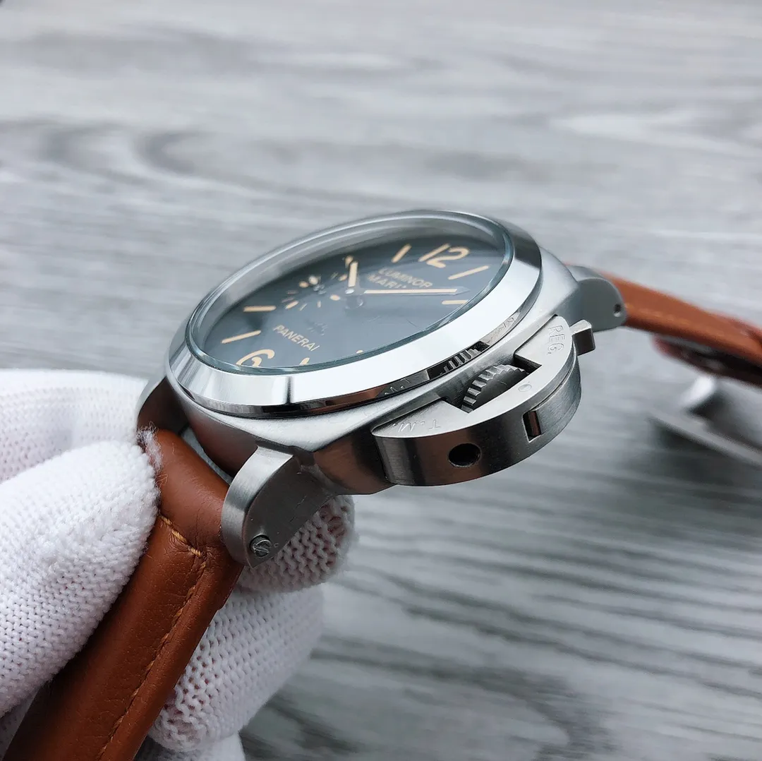 【High-end replica】💰1360! Panerai PAM00422 🎮 Series: LUMINOR 1950 Style: Fully automatic, 46mm Men's balance wheel: Glucydur® balance wheel Vibration frequency: 21600 oscillations per hour Shock absorber: Incabloc® anti-shock device Number of parts: Appearance Diameter: 46 mm Case material: Stainless steel dial 🎮Color: Black Dial Shape: Round Mirror Material: Acrylic Crown Material: Stainless steel Strap Color: Brown Strap Material: Cow leather strap - Genuine leather strap engraved with PANERAI logo - With large frosted stainless steel buckle Buckle type: Pin buckle Material: Stainless steel 🎮Back see-through: Back see-through Waterproof depth: 100 meters Super luminous Sanjie recommends men's fine mechanical watches for you. Exquisite inheritance of real effects