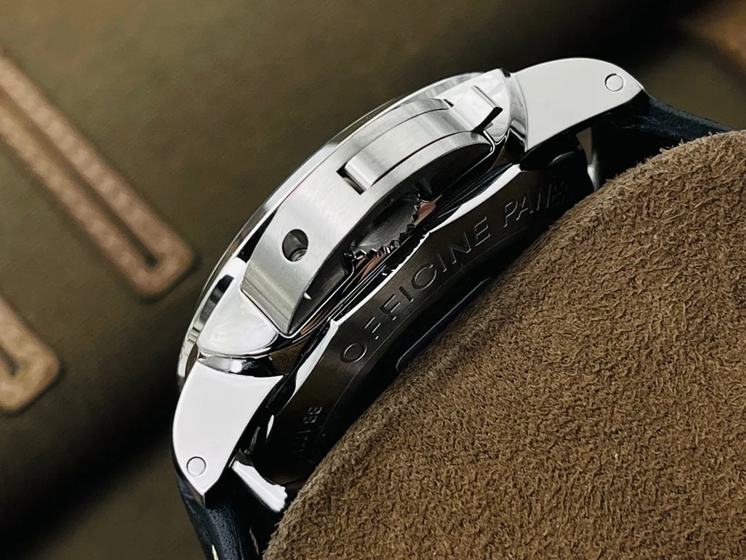 【Top Replica】💰Private chat! VS359 Panerai V2 upgraded version synchronizes genuine movement functions! Super luminous! Main upgraded movement functions: 1⃣️V1 hour hand cannot be adjusted independently! The upgraded hour hand of the V2 version can be adjusted independently. The upgraded version is consistent with the original product! 2⃣️The V1 calendar can be adjusted quickly, and the V2 version upgrade can adjust the calendar through the hour hand. The upgrade is consistent with the original product! 3⃣️The appearance design and thickness of the movement are closer, with a similarity of more than 95%. VS Factory’s ingenious masterpiece welcomes your tasting