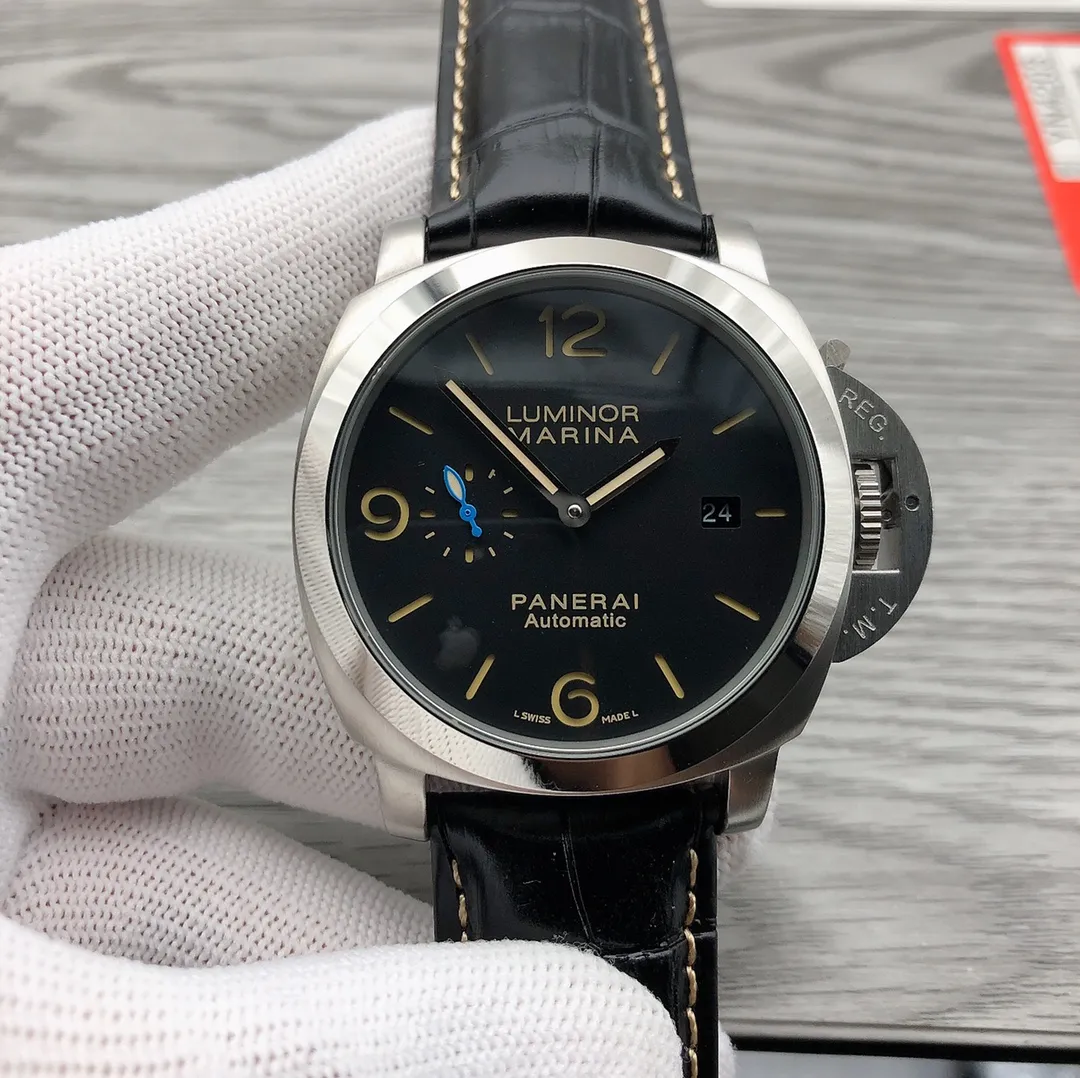 【High-end replica】💰1300! Panerai - PANERAI PAM 🎮Type: Men's top watch Movement: Fully automatic mechanical movement Case: 316L stainless steel case 🎮Mirror: Mineral strengthened glass Belt: Imported genuine cowhide strap is extraordinary, showing the charm of men Size: diameter 44mm Thickness 16mm 🎮SJ carefully creates ultra-realistic photo shooting for you to give you a super-realistic photo experience