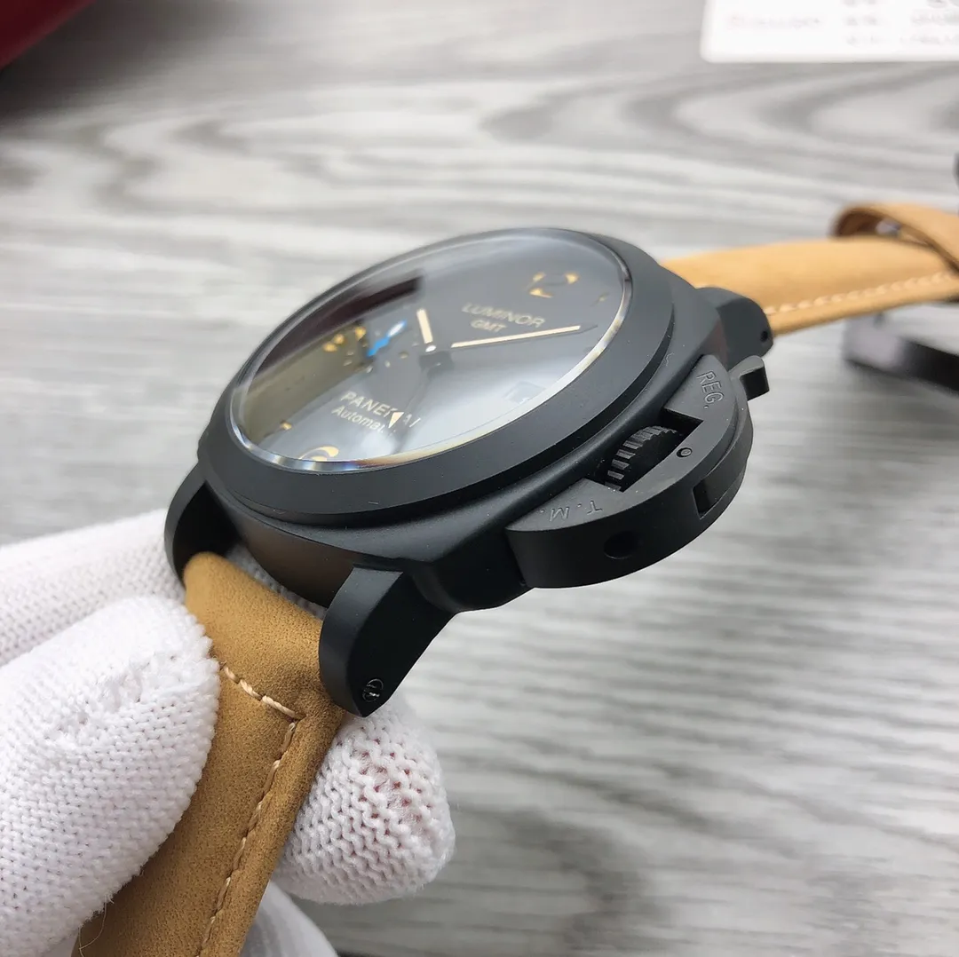 【High-end replica】💰1300! Panerai - PANERAI PAM 🎮Type: Men's top watch Movement: Fully automatic Citizen 8215 movement Case: 316L stainless steel case 🎮Mirror: Mineral strengthened glass Belt: Imported genuine cowhide strap is extraordinary, showing the charm of men Size: 44mm in diameter, 16mm in thickness 🎮Carefully created for you to take ultra-real physical pictures to give you a super-real physical picture experience