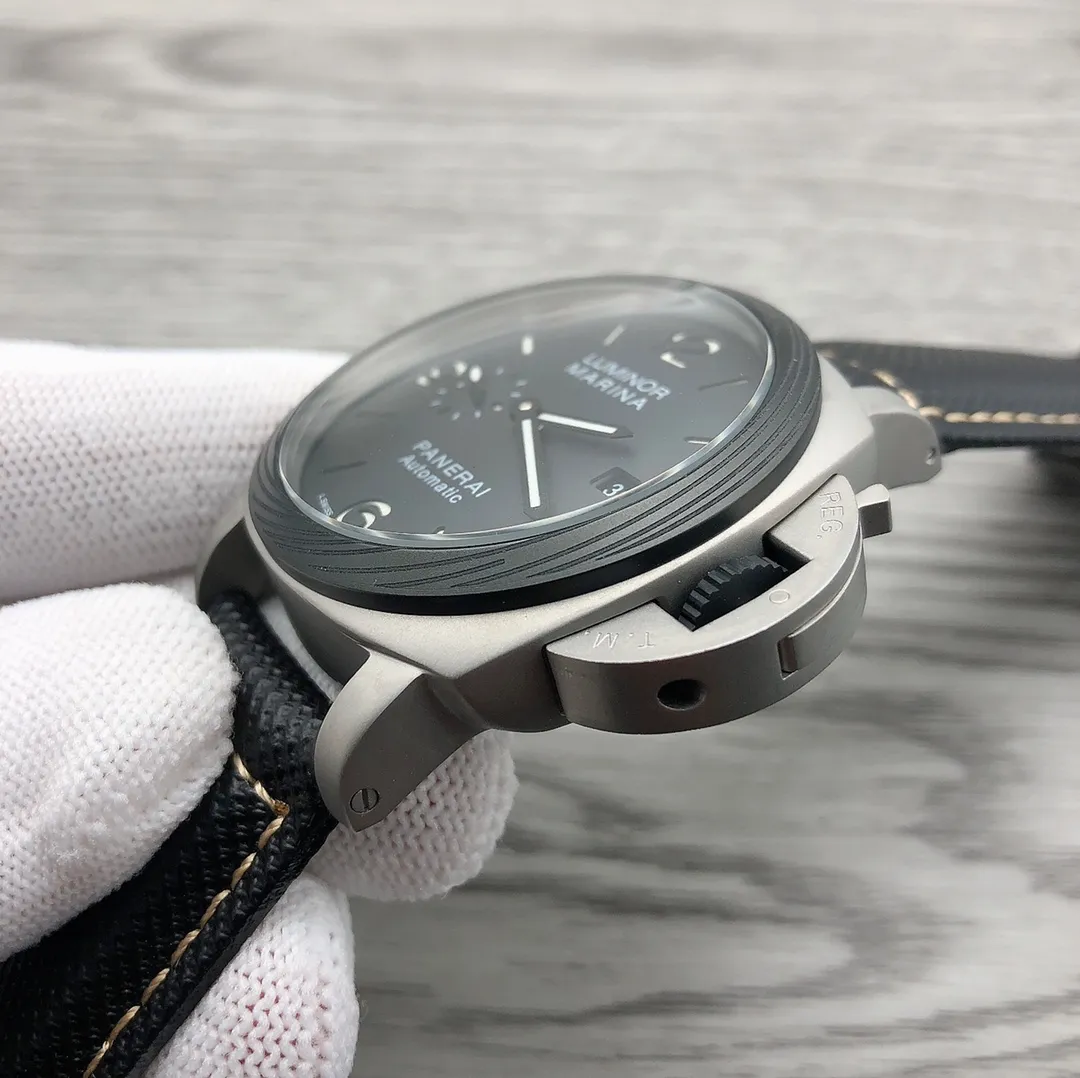 【High-end replica】💰1360! Panerai - PANERAI LUMINOR series PAM01662 🎮Type: Men's top watch Movement: Fully automatic mechanical movement Case: 316L stainless steel case 🎮Mirror: Mineral strengthened glass Belt: Imported genuine cowhide strap is extraordinary, showing the charm of men Size: diameter 44mm Thickness 16mm 🎮SJ carefully creates ultra-realistic photo shooting for you to give you a super-realistic photo experience