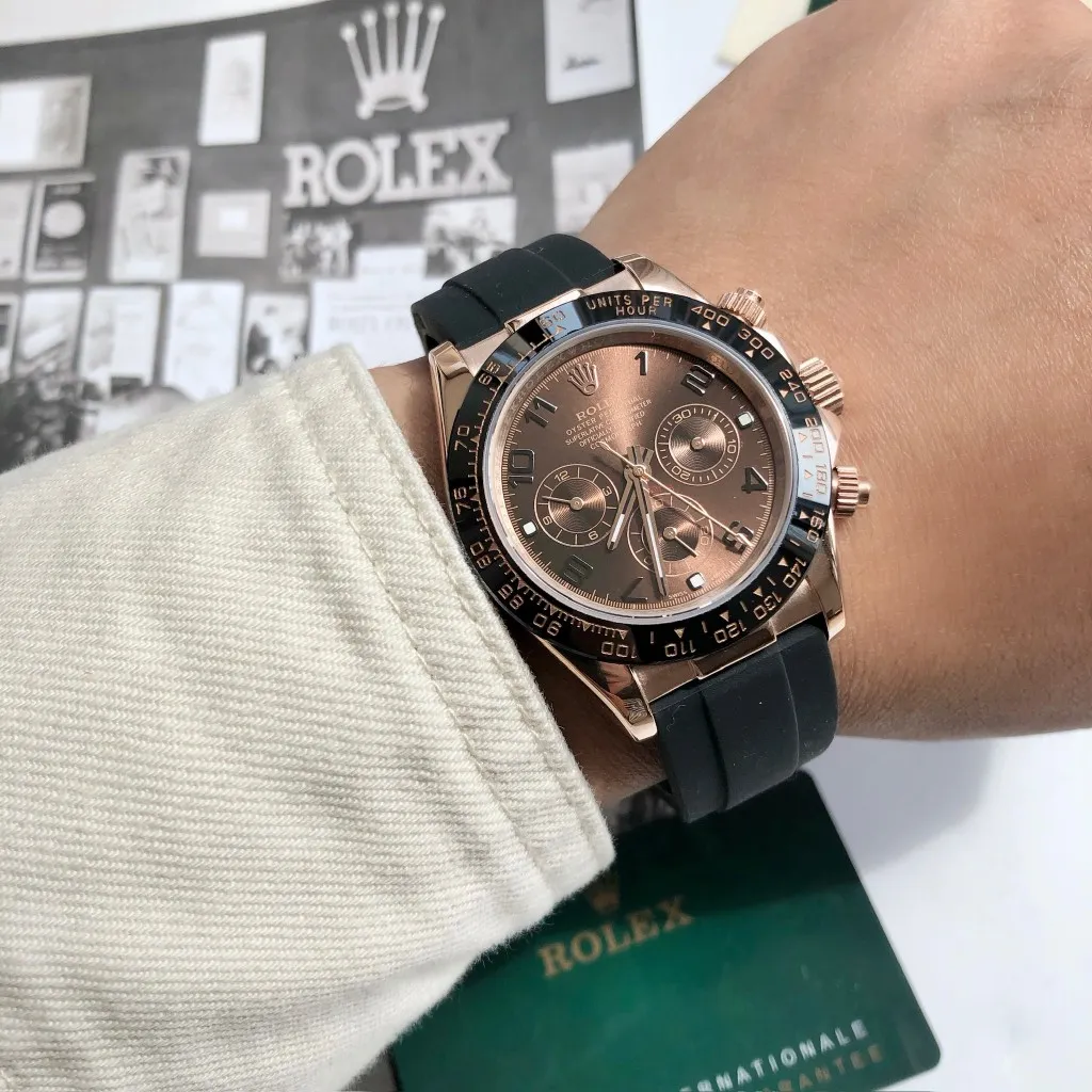 【High-end replica】💰1160! Customized all-in-one machine 💰1720! Rolex Daytona Series [Diameter] 40mm [Movement] Equipped with imported fully automatic mechanical movement [Ring] Imported finely polished ring/ceramic ring [Mirror] Scratch-resistant sapphire glass mirror [Material] Imported 316L stainless steel case [Strap] Stainless steel three-bead strap/high-quality tape [Buckle] Original buckle Super high quality, more beautiful in kind, market exclusive! Classic men's casual watch, the standard accessory for successful men, allowing you to wear it once and for all!