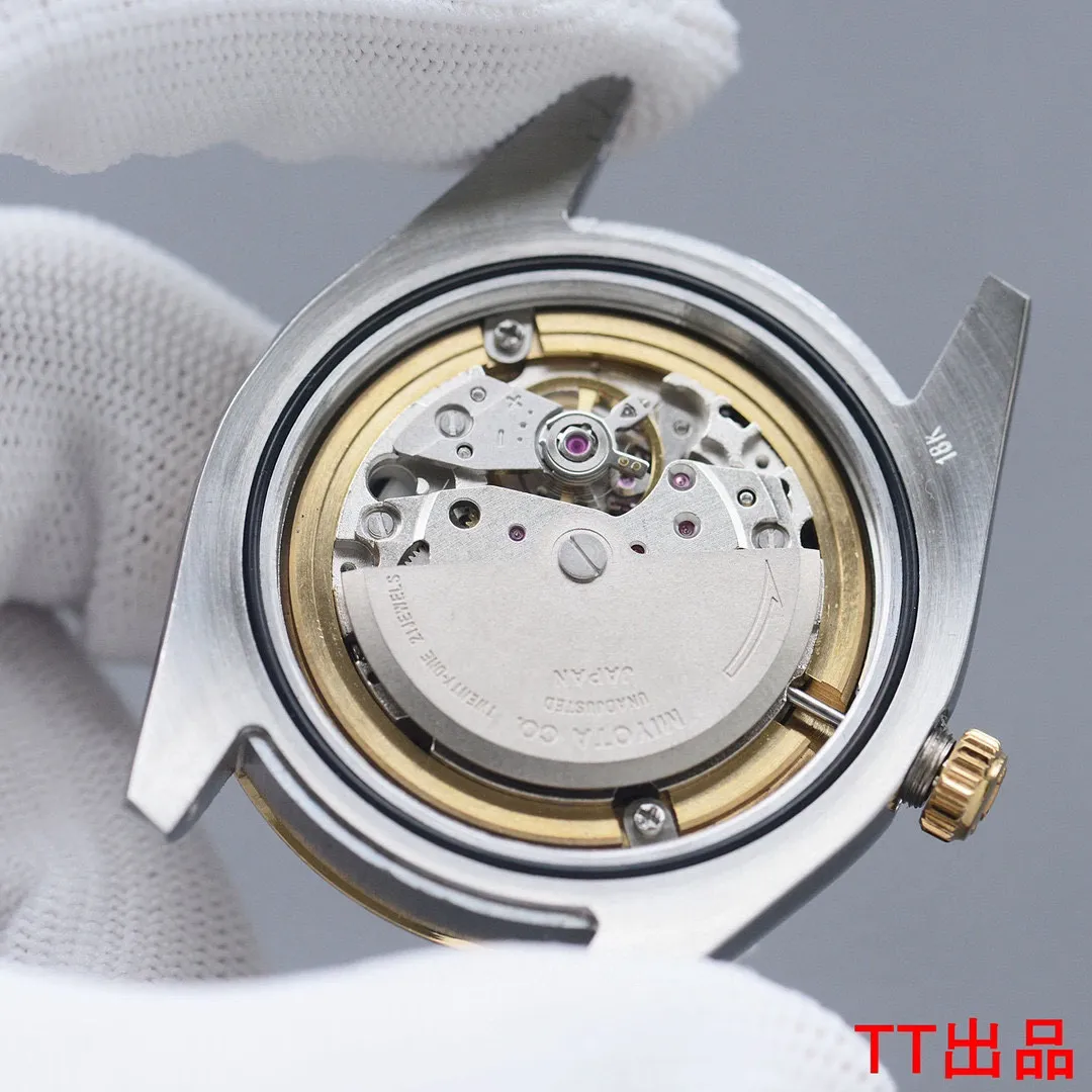 【Top replica】💰1920! New Rolex three-in-one exclusive customization: hangtag, card, barcode number consistent 🔥Matched with new Citizen 9015 movement 🔥Dual-calendar weekday date series ⚠️Built-in solid steel inner cover Citizen unified standard double-headed watch strap ⚠️ (check for exclusive details) The most cost-effective "high version" Workmanship upgrade: 1⃣️ Using 316L finely cultivated case "Fitness" original grade (waterproof to a depth of 200 meters) 2⃣️ The link between the strap and the case reaches the highest standard in the industry "flush docking" (different from the ordinary version, uneven and scratchy) 3⃣️ Noise reduction, shock-absorbing inner cover 4⃣️ Full watch original protective film Configuration parameters: Brand: Rolex (new face) Series: Day-date series m228239-0033 Movement: Imported from Japan One hundred percent new machine (model 9015) is designed to have a service life of 10 years. (Exclusive steel inner cover movement) Quality control: Every watch product is strictly inspected by Tt factory and shipped after proofreading (buy with confidence) Case material: 316L fine steel CNC engraving Ultra-precision Waterproof depth 200 meters (matching counter) Lettering: Tt factory uses it for the first time Original three-dimensional "drill" nail lettering ⚠️⚠️Figure 5⃣️ is the exclusive built-in details of Tt factory Exclusive packaging bag Please pay attention to the details ⚠️⚠️ Table diameter: 41MM Thickness 11MM Product grade: Super A Glass: wear-resistant sapphire crystal mirror, coated with multiple layers of anti-reflective coating Steel buckle: double folding safety clasp and push-type opening device (consistent with genuine products) Strap: genuine 316L steel after cutting process, polished parts and then hand-assembled, 360 degrees, no dead angle, 0 scratches, no scratches. The real thing is exquisite, heavy, sturdy and durable. The real thing is absolutely amazing when you get it. (The protective film is consistent with the original) Every watch⌚️ is shipped with unified packaging from Tt factory. Please ensure exclusive quality📷📷