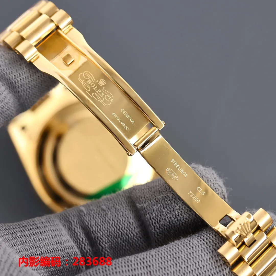 【Top replica】💰1920! New Rolex three-in-one exclusive customization: hangtag, card, barcode number consistent 🔥Matched with new Citizen 9015 movement 🔥Dual-calendar weekday date series ⚠️Built-in solid steel inner cover Citizen unified standard double-headed watch strap ⚠️ (check for exclusive details) The most cost-effective "high version" Workmanship upgrade: 1⃣️ Using 316L finely cultivated case "Fitness" original grade (waterproof to a depth of 200 meters) 2⃣️ The link between the strap and the case reaches the highest standard in the industry "flush docking" (different from the ordinary version, uneven and scratchy) 3⃣️ Noise reduction, shock-absorbing inner cover 4⃣️ Full watch original protective film Configuration parameters: Brand: Rolex (new face) Series: Day-date series m228239-0033 Movement: Imported from Japan One hundred percent new machine (model 9015) is designed to have a service life of 10 years. (Exclusive steel inner cover movement) Quality control: Every watch product is strictly inspected by Tt factory and shipped after proofreading (buy with confidence) Case material: 316L fine steel CNC engraving Ultra-precision Waterproof depth 200 meters (matching counter) Lettering: Tt factory uses it for the first time Original three-dimensional "drill" nail lettering ⚠️⚠️Figure 5⃣️ is the exclusive built-in details of Tt factory Exclusive packaging bag Please pay attention to the details ⚠️⚠️ Table diameter: 41MM Thickness 11MM Product grade: Super A Glass: wear-resistant sapphire crystal mirror, coated with multiple layers of anti-reflective coating Steel buckle: double folding safety clasp and push-type opening device (consistent with genuine products) Strap: genuine 316L steel after cutting process, polished parts and then hand-assembled, 360 degrees, no dead angle, 0 scratches, no scratches. The real thing is exquisite, heavy, sturdy and durable. The real thing is absolutely amazing when you get it. (The protective film is consistent with the original) Every watch⌚️ is shipped with unified packaging from Tt factory. Please ensure exclusive quality📷📷
