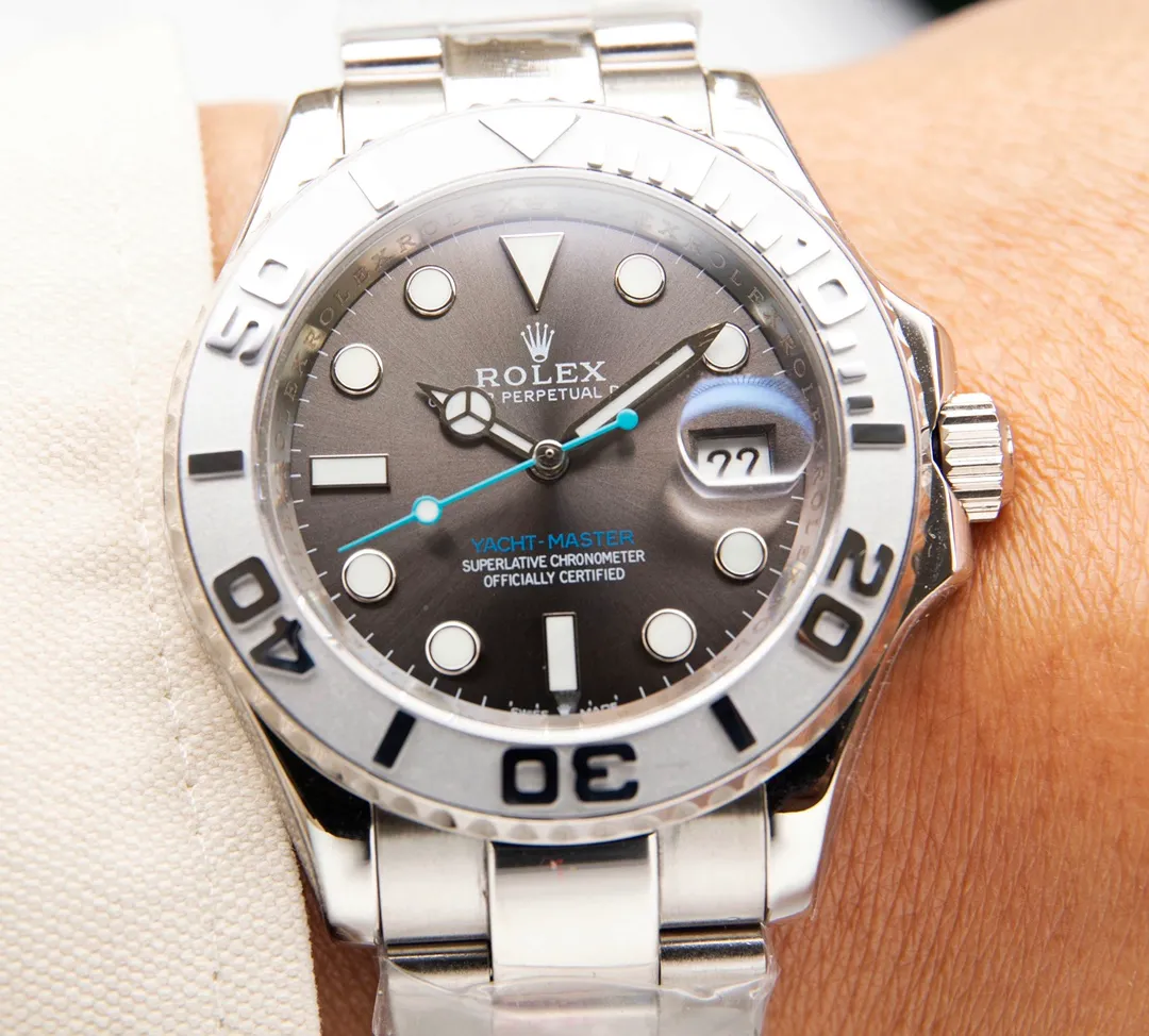 【High-end replica】💰1160! 【Customized all-in-one machine】💰1720! Rolex Yacht-Master series, a classic watch once and for all [Movement] Equipped with a brand new imported 9015 all-in-one fully automatic mechanical movement, with accurate travel time and excellent performance. It is equipped with an original case, with a small blue sapphire glass, a diameter of 40mm, a 316 stainless steel strap, and an original buckle. It is classic and fashionable, with extraordinary taste. It is worth owning! [Rose][Rose][Rose] (Focus on original new machines) The actual pictures are of customized all-in-one machines!