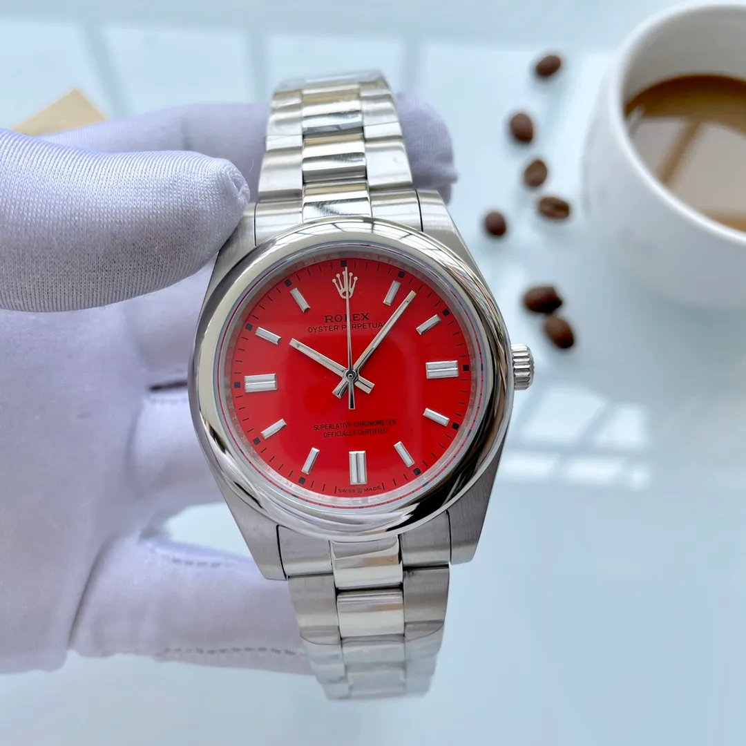 【Foreign trade import】💰1160! 2021 new Rolex Oyster Perpetual 41mm series TOP-level automatic winding movement, stable running time and high cost performance ① Same thickness as the original 12mm, case diameter 41mm; ② Polished nails; top Swiss ice blue luminous, consistent with the original luminous; ③ Super 904 steel material; sapphire glass; ④ Top-notch workmanship, each strap fits perfectly with the lugs, giving the wrist the highest comfort! Welcome to reprint!