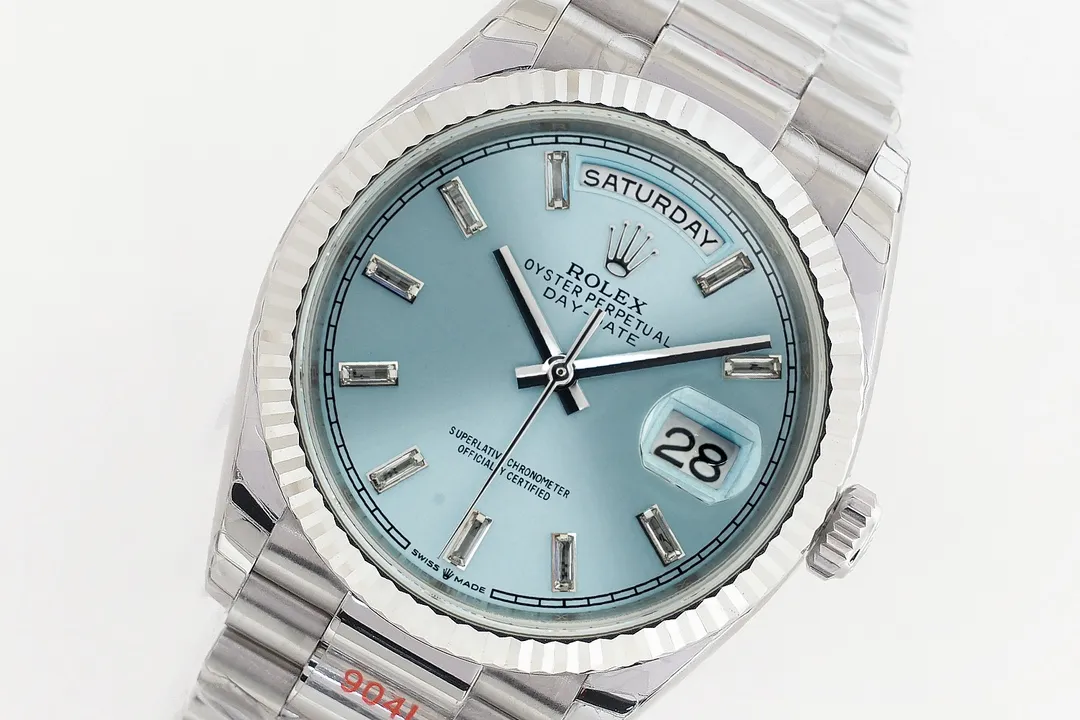 【High-end replica】💰1300! 【Customized all-in-one machine】💰1900! 【Top Replica】💰Private chat! EW Rolex Day-Date 36 Series 1⃣️With 3255 movement, the quality is stable and reliable; 2⃣️The thickness is 12mm consistent with the original: the diameter of the watch is 36mm; [Correction of other versions on the market, the size and thickness of other versions are wrong, fake at first glance] 3⃣️The dial is equipped with 18ct gold, inlaid with diamonds, and square diamonds at 6 and 9 o'clock; 4⃣️ One-piece middle case, screw-in bottom cover and winding crown; 5⃣️Top-grade workmanship, each strap fits perfectly with the lugs, giving the highest comfort to the wrist; Every extreme detail is the sincerity of the EW factory's ingenious development! ! This picture was taken as a top-notch replica!