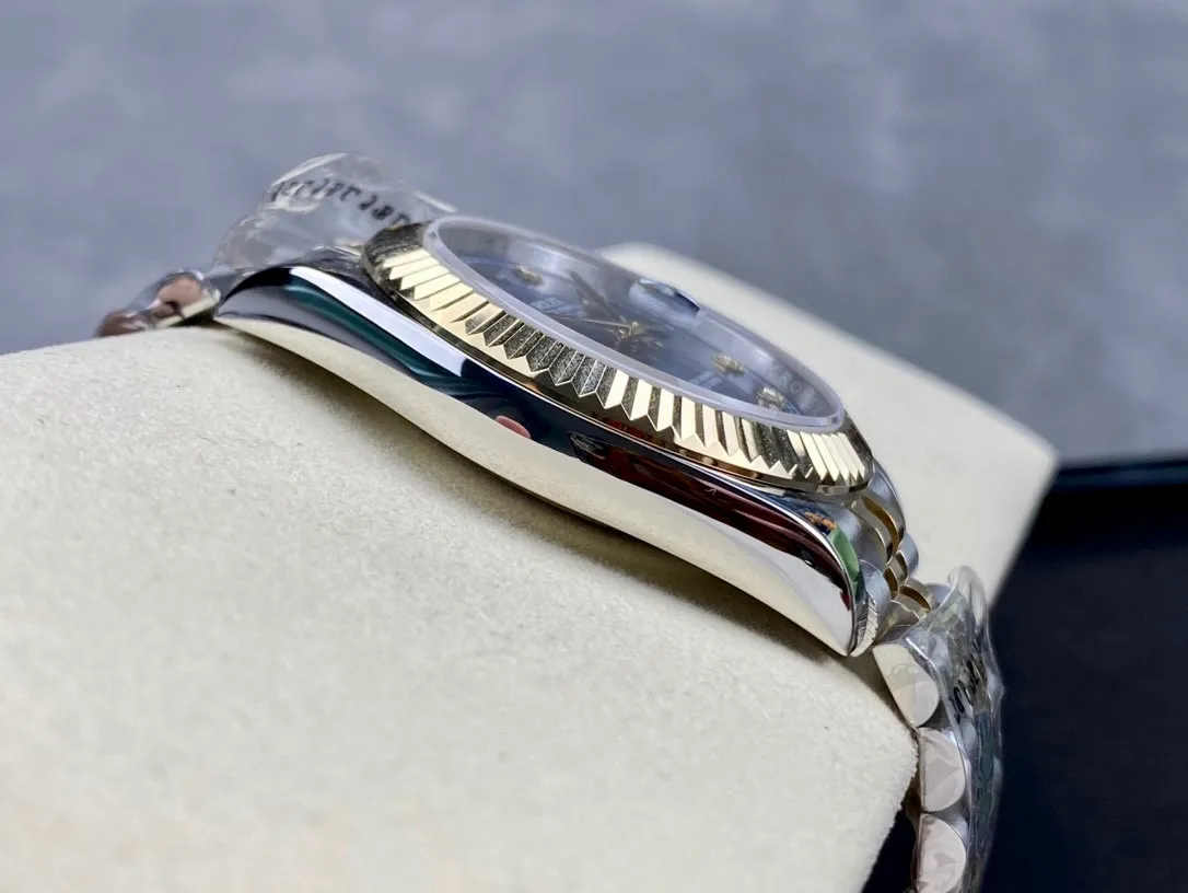 【High-end replica】💰1160! Rolex Single Calendar Datejust Series 41mm [Diameter] 41mm [Movement] Equipped with imported fully automatic mechanical movement [Ring] Rolex RingCommand triangular pit pattern / aperture [Mirror] Scratch-resistant sapphire glass mirror [Material] Imported 316L stainless steel case [Strap] Stainless steel (Oystersteel) optional three-bead/five-bead chain strap [Buckle] Original buckle Super high quality, more beautiful in kind, market exclusive! Classic men's casual watch, the standard accessory for successful men, allowing you to wear it once and for all!