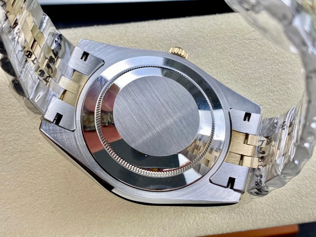 【High-end replica】💰1160! Rolex Single Calendar Datejust Series 41mm [Diameter] 41mm [Movement] Equipped with imported fully automatic mechanical movement [Ring] Rolex RingCommand triangular pit pattern / aperture [Mirror] Scratch-resistant sapphire glass mirror [Material] Imported 316L stainless steel case [Strap] Stainless steel (Oystersteel) optional three-bead/five-bead chain strap [Buckle] Original buckle Super high quality, more beautiful in kind, market exclusive! Classic men's casual watch, the standard accessory for successful men, allowing you to wear it once and for all!