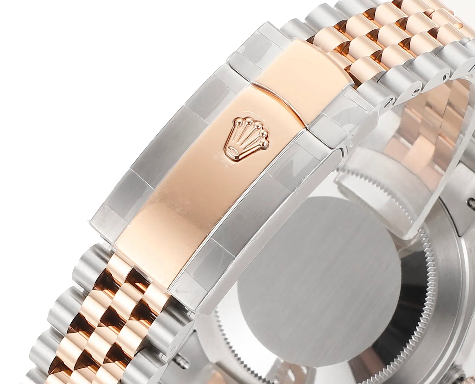 【High-end replica】💰1240! 【Customized all-in-one machine】💰1900! [Top replica] Private chat! ! ! The Rolex Datejust 41mm series creates a classic watch model. 1: The movement adopts Swiss 3235 movement. 2: In terms of material, the overall material is made of 904 steel. The curvature of the side of the case is polished in place, and the thickness of the side is consistent with the original. 3: Classic dog tooth collar. The platinum (electroplated) ring presents a radiant light effect that is extremely close to the original version, and the triangular pit pattern is clean and neat. 4: The watch mirror is made of real sapphire mirror, which increases the transparency of the watch. At the same time, it has been treated with anti-glare technology, making it very convenient to read watch data and has high hardness. 5: The only synchronous original thickness in the market is 11.5mm. This picture was taken in top reproduction quality!