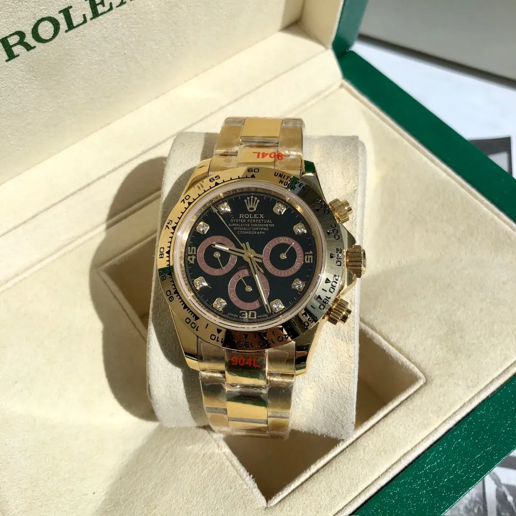 【High-end replica】💰1160! Customized all-in-one machine 💰1720! Rolex Daytona Series [Diameter] 40mm [Movement] Equipped with imported fully automatic mechanical movement [Ring] Imported finely polished ring/ceramic ring [Mirror] Scratch-resistant sapphire glass mirror [Material] Imported 316L stainless steel case [Strap] Stainless steel three-bead strap/high-quality tape [Buckle] Original buckle Super high quality, more beautiful in kind, market exclusive! Classic men's casual watch, the standard accessory for successful men, allowing you to wear it once and for all!