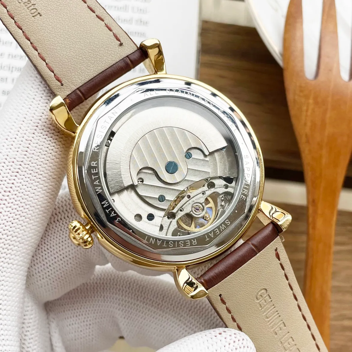【High-end replica】💰1500! Rolex ROLEX premium men's watch, with four-hand flywheel moon design, exquisite craftsmanship, originality, noble atmosphere and gentlemanly style. Using fully automatic mechanical movement, top-grade 316 stainless steel case and strap, mineral super mirror, size 42-13