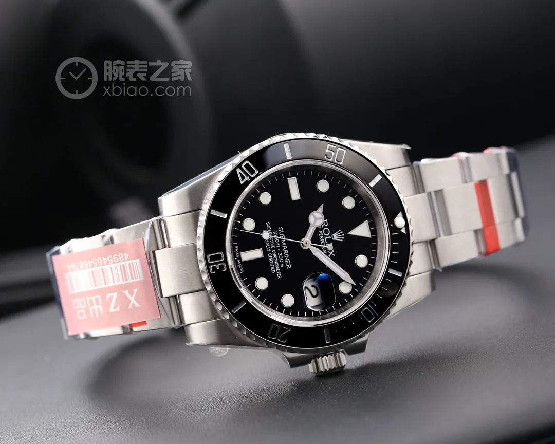 【Foreign trade import】💰3800! Rolex (Submariner series) 🔥🔥Ceramic ring: The green ceramic ring reaches 99% genuine emerald green, and the black water ghost reaches 100% no color difference. Like the original version, the platinum-plated scales are stain-resistant, non-blackening, and the luminous beads are full and crystal clear. 🔥🔥Rotation: The diving rotation is attractive, the scale of each tooth is clearly positioned, and it has the same feeling of being dragged along as the original version. It does not feel stiff or out of place when turning (this is currently only achieved by the XZ factory), and the sound is as clear and sweet as the original version.          Steel: 316S original steel, original same material (comparable weight)🔥🔥Movement: 100% brand new 3135 machine (zero repair), durable for ten years🎈🎈🔥🔥Case: The English text in the inner shadow is magnified a hundred times, which is consistent with the original product. Each watch has a sapphire glass with an anti-counterfeiting invisible LOGO at the six o'clock position of the inner shadow. 🔥🔥Strap: The brushed texture is clear, and it is seamlessly connected with the case. There is no unevenness when touched by hand (exclusively owned) 🔥🔥Buckle: Seamless connection, no traces of welding, the safety buckle LOGO is exquisite, and it has the function of instantly adjusting the length of the strap. 🔥🔥Literal: Powerful luminous, extremely transparent. Consistent with the original calendar: The size of the oversized calendar window is consistent with the original product, and the font printing is as raised as the original product. It is magnified sixty times and still does not produce ink bleeding and burrs. Bottom cover: The standard 144 teeth are consistent with the original product, with clear tooth patterns and no burrs. 🔥🔥 Waterproof: XZ Factory breaks the tradition of using waterproof ring ➕ waterproofing and other technologies. It will no longer be waterproof after a long time. XZ Factory uses the industry's first "structural" waterproofing. The shell structure is waterproof, so it is eternal, durable and truly 100% waterproof. 🎈🎈Have worn the XZ Factory version of Water Ghost, I believe you will continue to recommend it for its exclusive quality, real high cost performance, 🏆🏆Welcome to reprint!