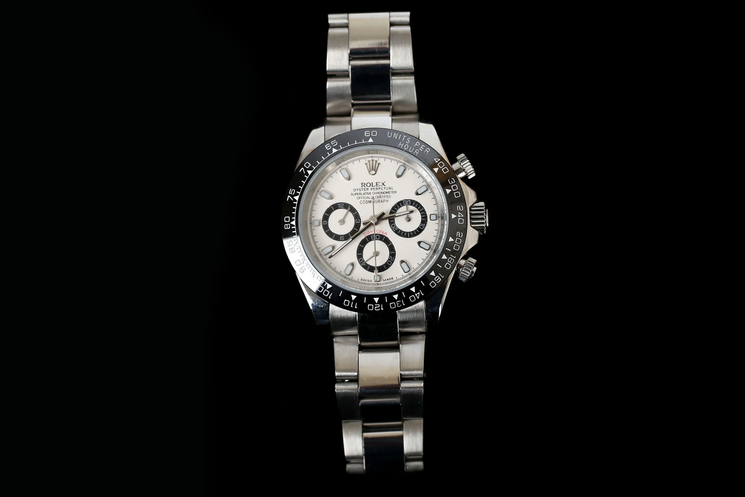 [Foreign trade import] 💰970 Rolex Daytona, Submariner series Automatic mechanical movement, 40 mm, men's Power reserve: 50 hours Case diameter: 40 mm Case material: stainless steel; 316L stainless steel; outer ring black Cerachrom ceramic solid outer ring with tachymeter scale Dial color: black Dial shape: round Dial material: Dial with snail-shaped small seconds dial Glass material: Scratch-resistant sapphire crystal Crown Material: Stainless steel, winding crown; screw-down triple buckle triple waterproof system Strap color: silver Strap material: stainless steel; Oyster, three-row link Clasp type: folding buckle; Oyster insurance discount with 5mm easy-adjustable link extension system buckle Material: stainless steel Back: dense bottom, screw-in bottom cover deep waterproof Speed: 200-meter automatic mechanical movement, 40 mm, diameter: 40 mm Case material: stainless steel; 316L stainless steel; outer ring black Cerachrom ceramic solid outer ring with tachymeter scale Dial color: black Dial shape: round Dial material: Dial with snail-shaped small seconds dial Mirror material: scratch-resistant sapphire crystal Crown material: Stainless steel, winding crown; screw-in triple buckle triple waterproof system Strap color: silver Strap material: stainless steel; Oyster, three-row link Clasp type: folding buckle; Oyster insurance discount with 5mm easy-adjustable link extension system clasp Material: stainless steel Back: dense bottom, screw-in bottom cover Waterproof depth: 200 meters