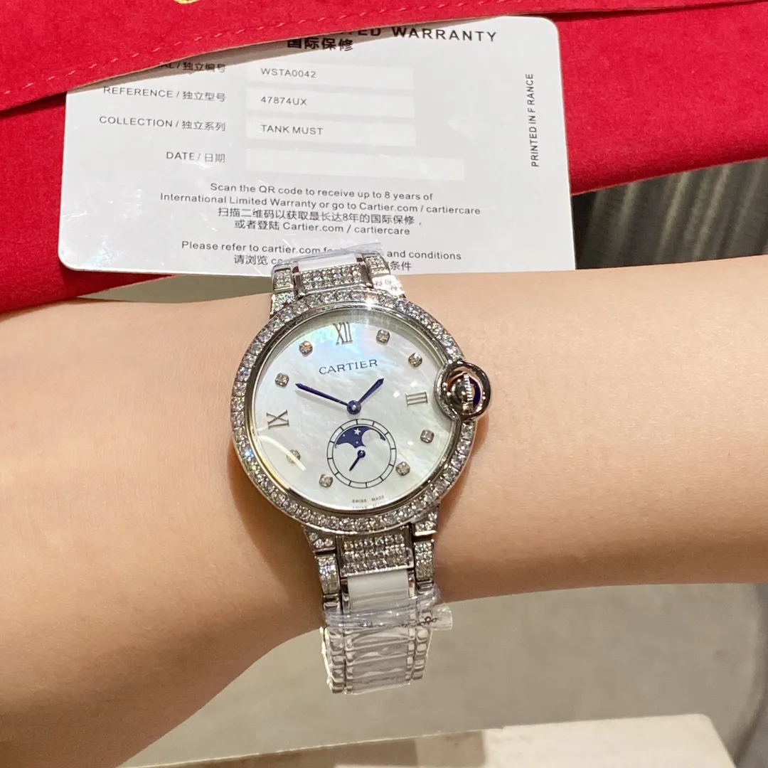 【High-end replica】💰1360! Cartier women's blue balloon luxury series, quartz watches are shipped in the same color [color], the sun, moon and stars are displayed in a large frame, the starry sky is running, time flows, special cutting diamonds 💎 inlaid ring, personality, perfect, equipped with original imported quartz movement, precise travel time, Cartier original snap buckle, diameter 36mm, thickness 8mm "Please pay attention to the exclusive background for detailed shooting"