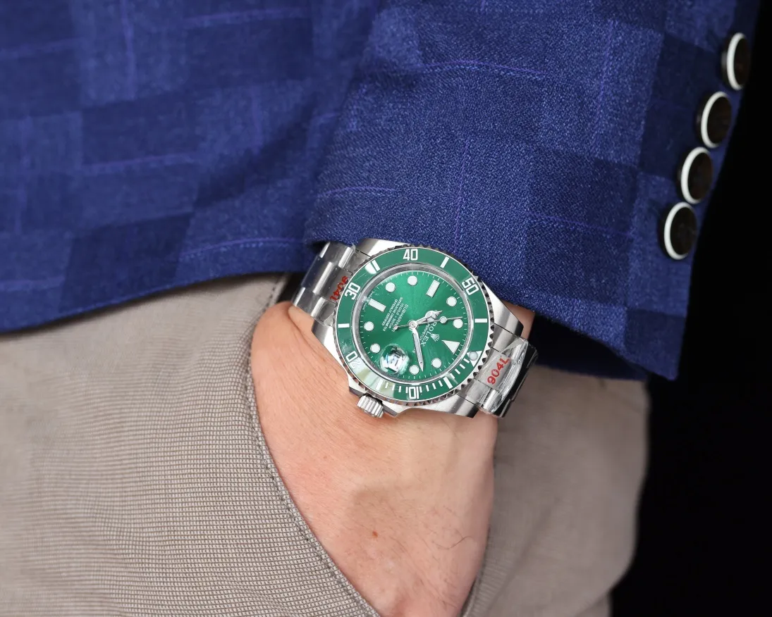 【High-end replica】💰1160! Rolex Submariner [Movement] Adopts imported Japanese Citizen 8215 mechanical movement [Material] "Ceramic" ring, fine workmanship, smooth rotation [Case] 40mm [Dial] The function dial font and the dial logo are superimposed and printed using a superimposed printing process. When viewed from the side, there will be a slight bulge. The background texture of the disk has been filtered and corrected countless times to ensure that it is 100% consistent with the original. The Rolex metal LOGO on it is molded separately, and it can be compared to the original in terms of three-dimensionality and roundness. Easy-to-read Chroma light luminous display with long-lasting luminous material [Watch mirror] Anti-scratch sapphire crystal glass, double anti-reflective small window convex lens to magnify the calendar (first launch of blue light plating technology). (Six-digit Rolex’s unique anti-counterfeiting mark) [Buckle] Made of imported 316S molten slurry shell case polished with 1:1 parts. The inner side of the sand is corroded by the Rolex steel seal. The external watch buckle safety ring is exactly the same as the original one. Top-notch product. High-quality products.