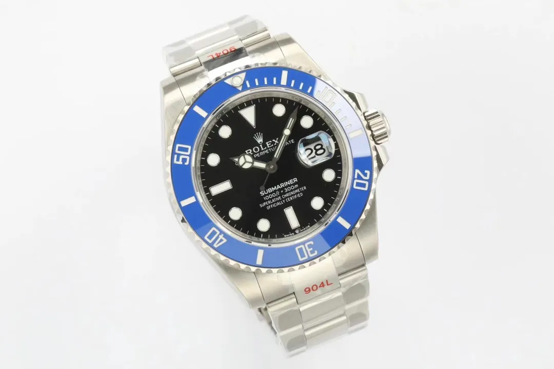 【High-end replica】💰1160! 【Customized all-in-one machine】💰1720! 【Top Replica】💰Private chat! Rolex Submariner 41 series (original mold opening) 1⃣️With Rolex's new 3235 movement; 2⃣️Same thickness as the original 12.5mm: case diameter 41mm; sapphire mirror; 3⃣️Solid central axis; polished nails; top-notch Swiss ice blue luminous, consistent with Rolex's original luminous; 4⃣️High-pass transparent sapphire mirror; 5⃣️Top workmanship, each strap fits perfectly with the lugs, giving the wrist the highest comfort. This picture was taken as a top-notch replica!