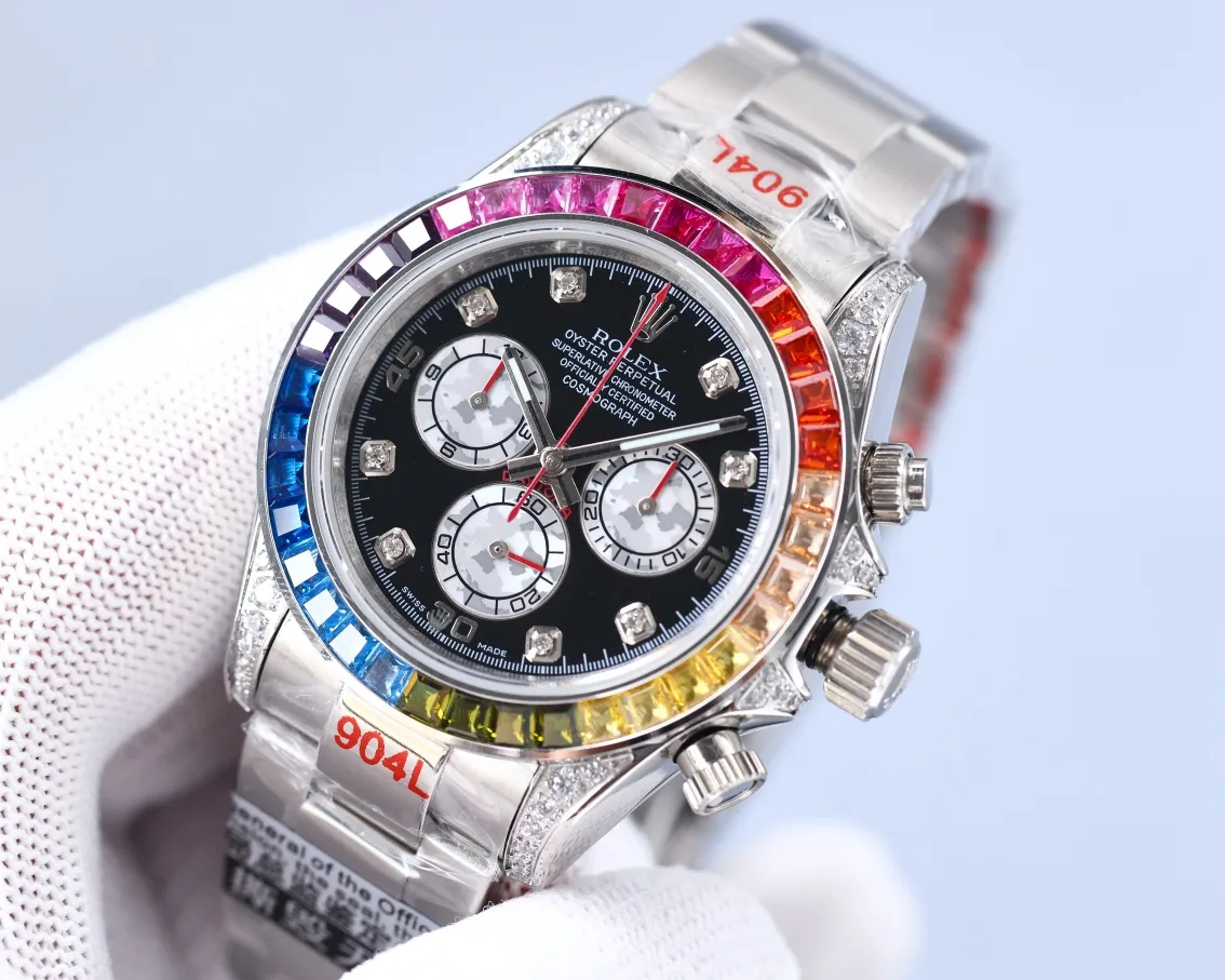 【Top replica】💰4500! Rolex Daytona New Universe Chronograph Daytona 904L Steel Watch Rainbow Di This latest design combines high technology and extraordinary beauty. [Case] ​​Size is 40mm. The Oyster case is guaranteed to be waterproof to 100 meters. The case is made of a solid piece of 904L steel. [Ring] The inlay is optimized according to the 36 gemstones with the most coordinated color gradient transition from the original factory. The height and angle are consistent, and the refraction effect is very beautiful. [Dial] Literally, each chronograph dial is refracted due to different light. The color is bright and bright, and the small eye position is aligned with the original, which is unique. [Mirror Surface] The mirror surface is made of sapphire crystal and is not easily scratched. [Movement] It adopts 7750 movement, which is efficient, accurate and stable. [Watch Strap] The watch is equipped with a folding buckle, which is also made of 904L steel. The buckle has a fine-tuning device that can be adjusted to fit the wrist very well. 🔥Top quality products are constantly produced🔥
