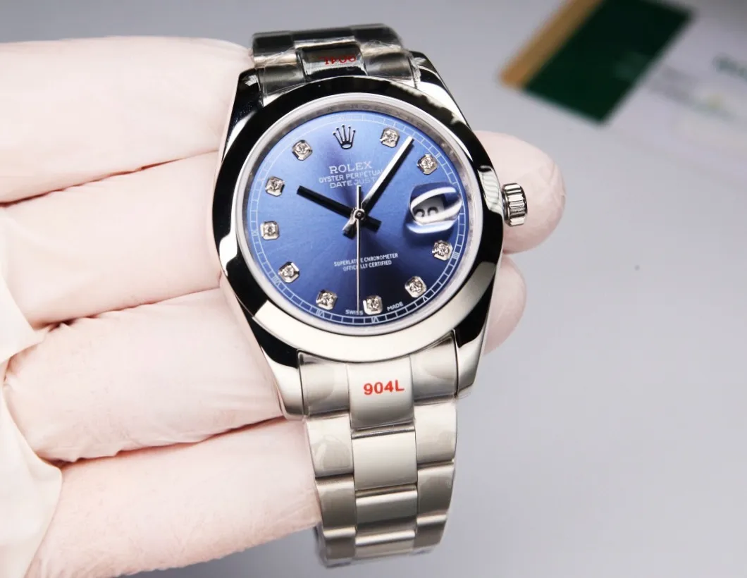 【High-end replica】💰1240! 【Customized all-in-one machine】💰1920! Taiwan factory makes strong comeback‼ ️‼ ️Outstanding work - Rolex Oyster Perpetual Datejust 41mm series watch, timeless elegance! Factory code: M126338... The 6-digit internal code is consistent with the card, and the entire set must be completed for return or exchange! [Oyster case, symbol of waterproofing] The diameter of the watch is 41mm, the thickness is consistent with the original, and the data is consistent with the genuine product 1. Classic Oyster case with triangular grooved outer ring 2. The handle adopts a screw-in design to restore the double buckle double waterproof system 3. Mirror material - anti-scratch blue crystal glass, anti-reflective convex magnification (2.5 times) calendar window [Strap details] Different watches are matched with different steel straps 1. Commemorative strap Jubilee Bracelet (five-bead belt) Material: stainless steel, commemorative type, five-row link 2. Oyster bracelet Oyster Bracelet (3-bead belt). Material: Stainless steel, head-shaped, semi-circular three-row link 3. Buckle type Folding buckle, concealed folding crown buckle [Movement] Using the exquisite and stable imported 9015 all-in-one mechanical movement, it is stable and simple, reserved, showy but not flattering, and long-lasting elegance! (Extreme reproduction requirements create high quality, playing with more than just concepts!) (Focus on original new machines) Focus is an attitude, produced by JH! The pictures were taken with a customized all-in-one machine!